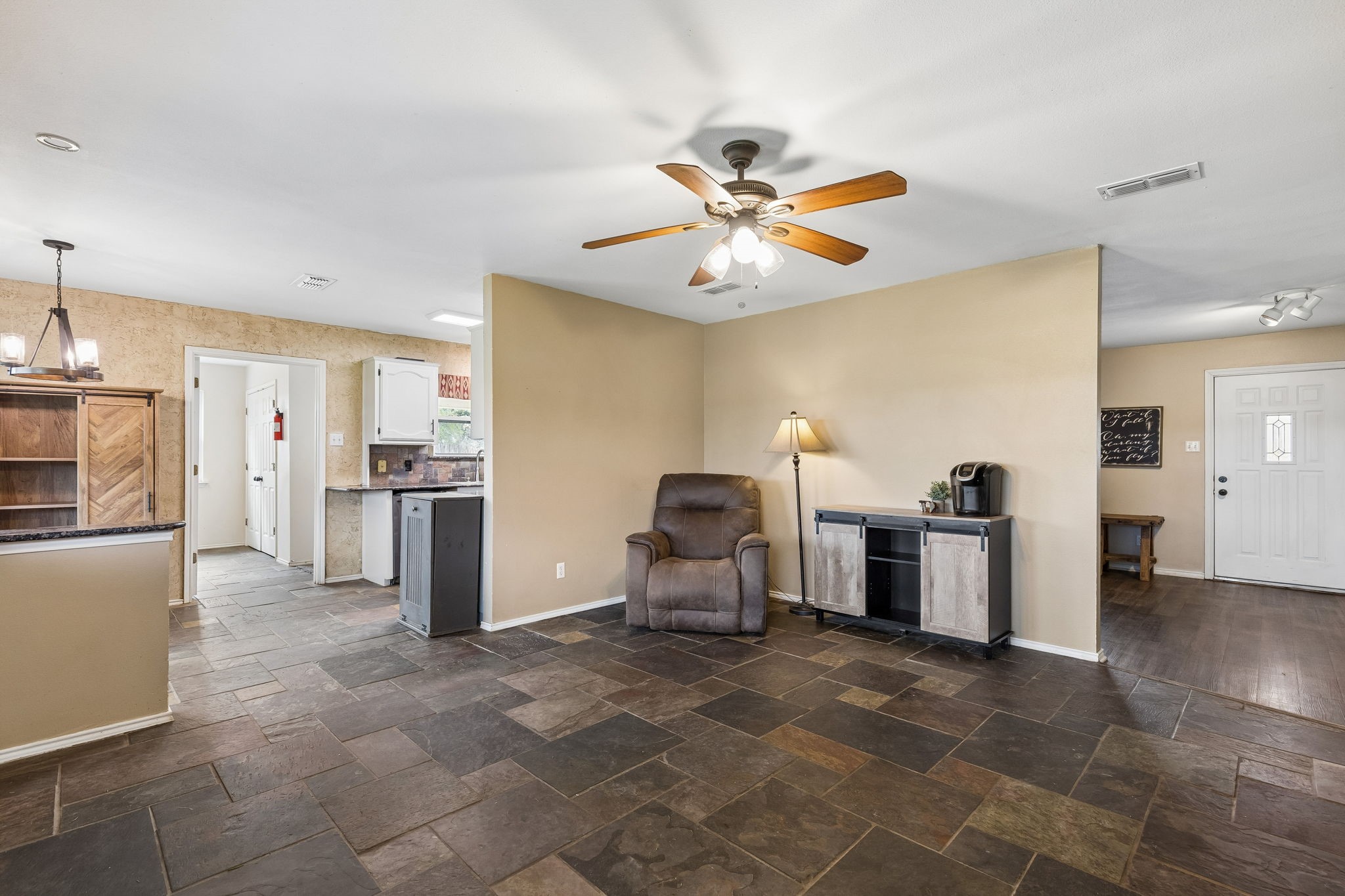 1087 County Road 2395 Alvord TX 76225