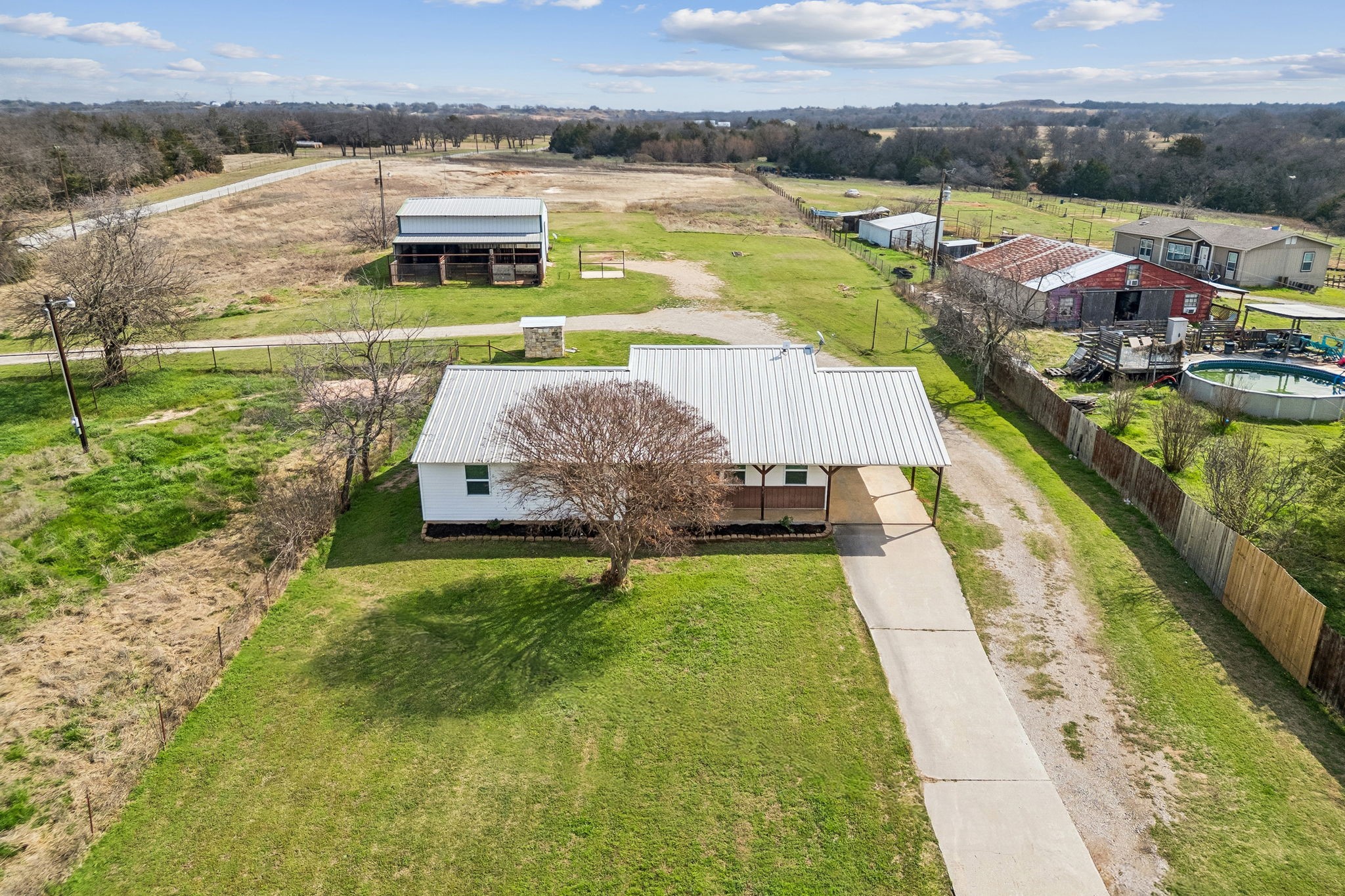 1087 County Road 2395 Alvord TX 76225