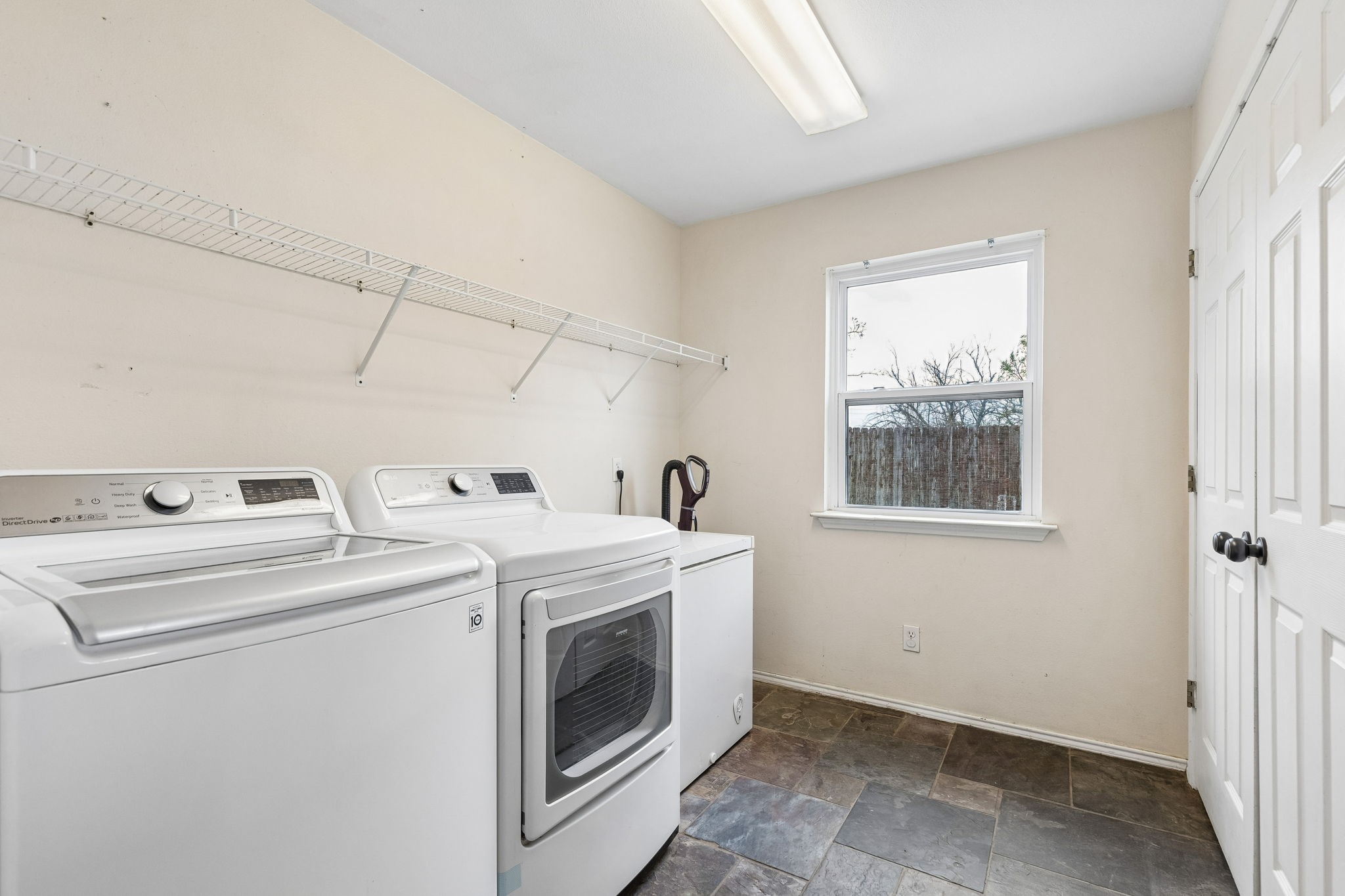 1087 County Road 2395 Alvord TX 76225