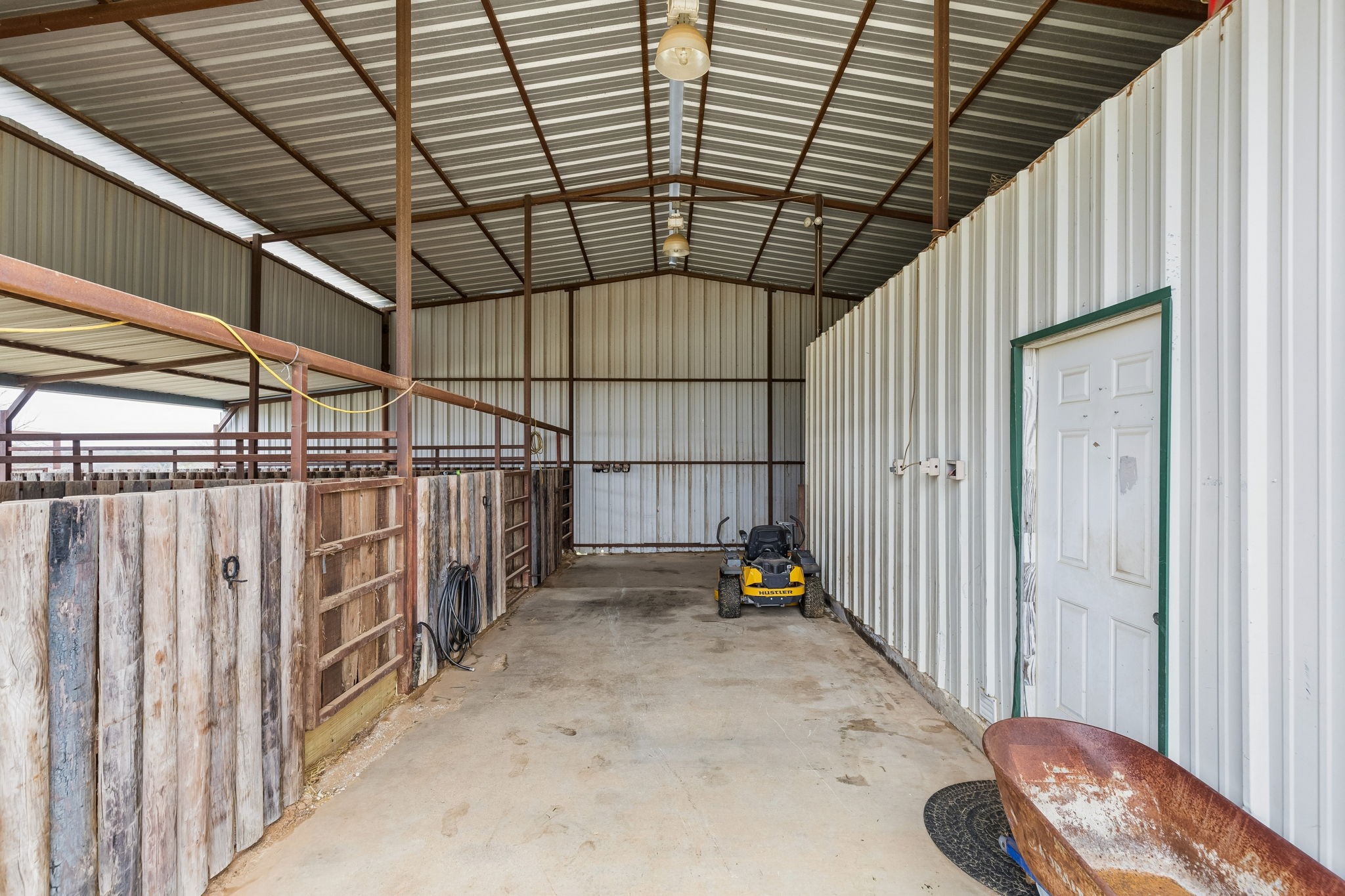 1087 County Road 2395 Alvord TX 76225