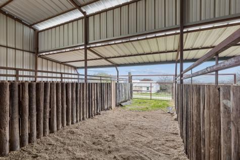 1087 County Road 2395 Alvord TX 76225