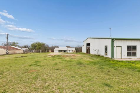 1087 County Road 2395 Alvord TX 76225