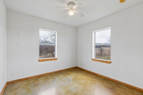 1087 County Road 2395 Alvord TX 76225