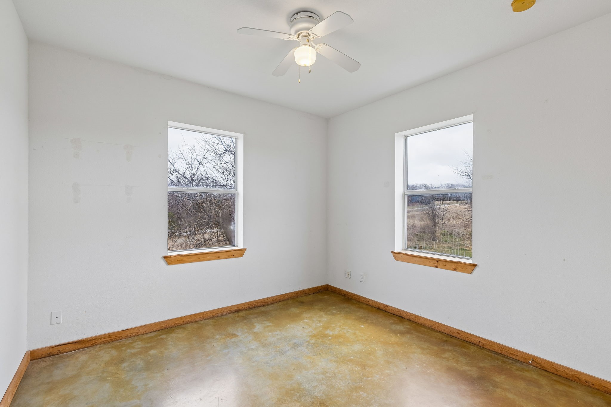 1087 County Road 2395 Alvord TX 76225