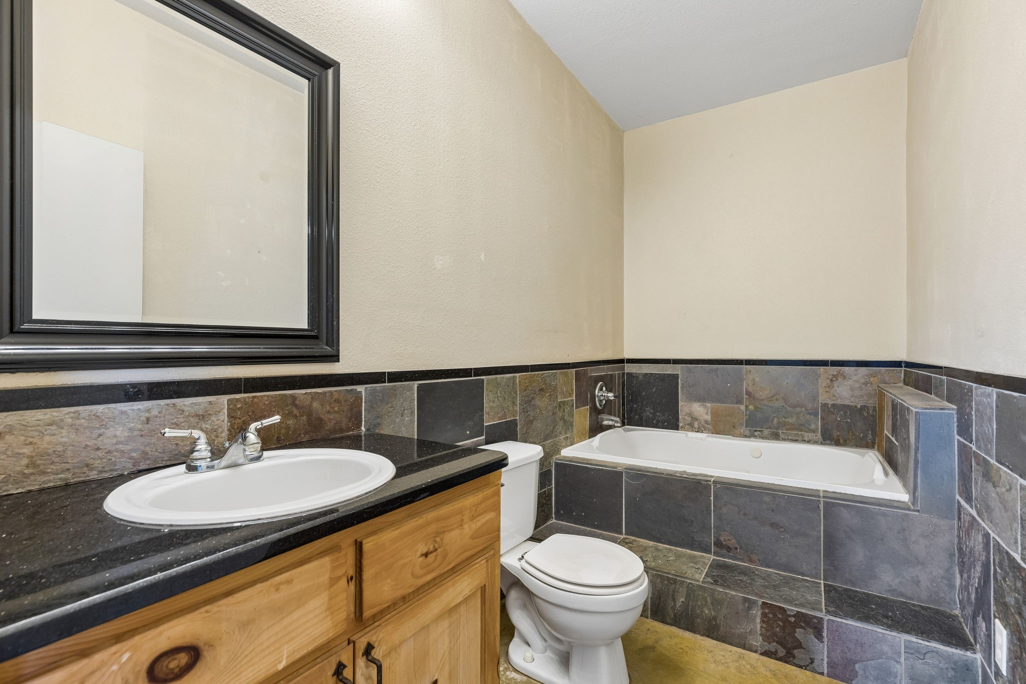 1087 County Road 2395 Alvord TX 76225