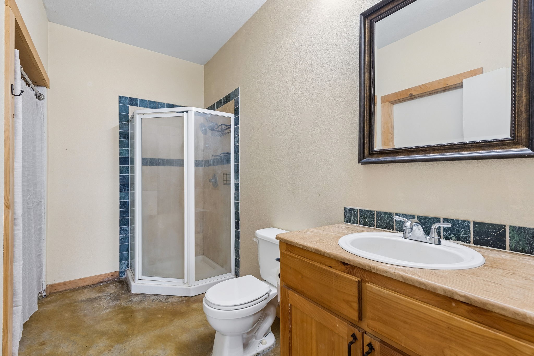 1087 County Road 2395 Alvord TX 76225