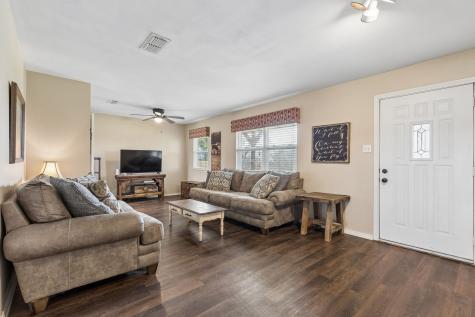 1087 County Road 2395 Alvord TX 76225
