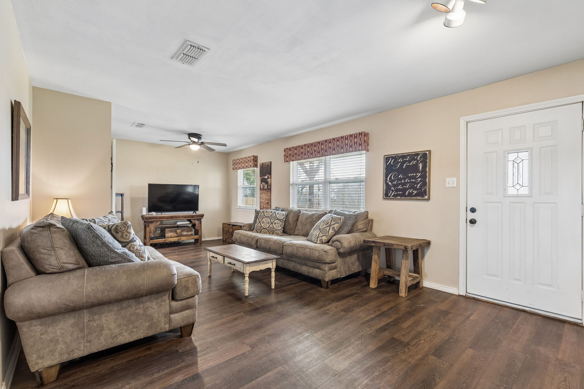 1087 County Road 2395 Alvord TX 76225