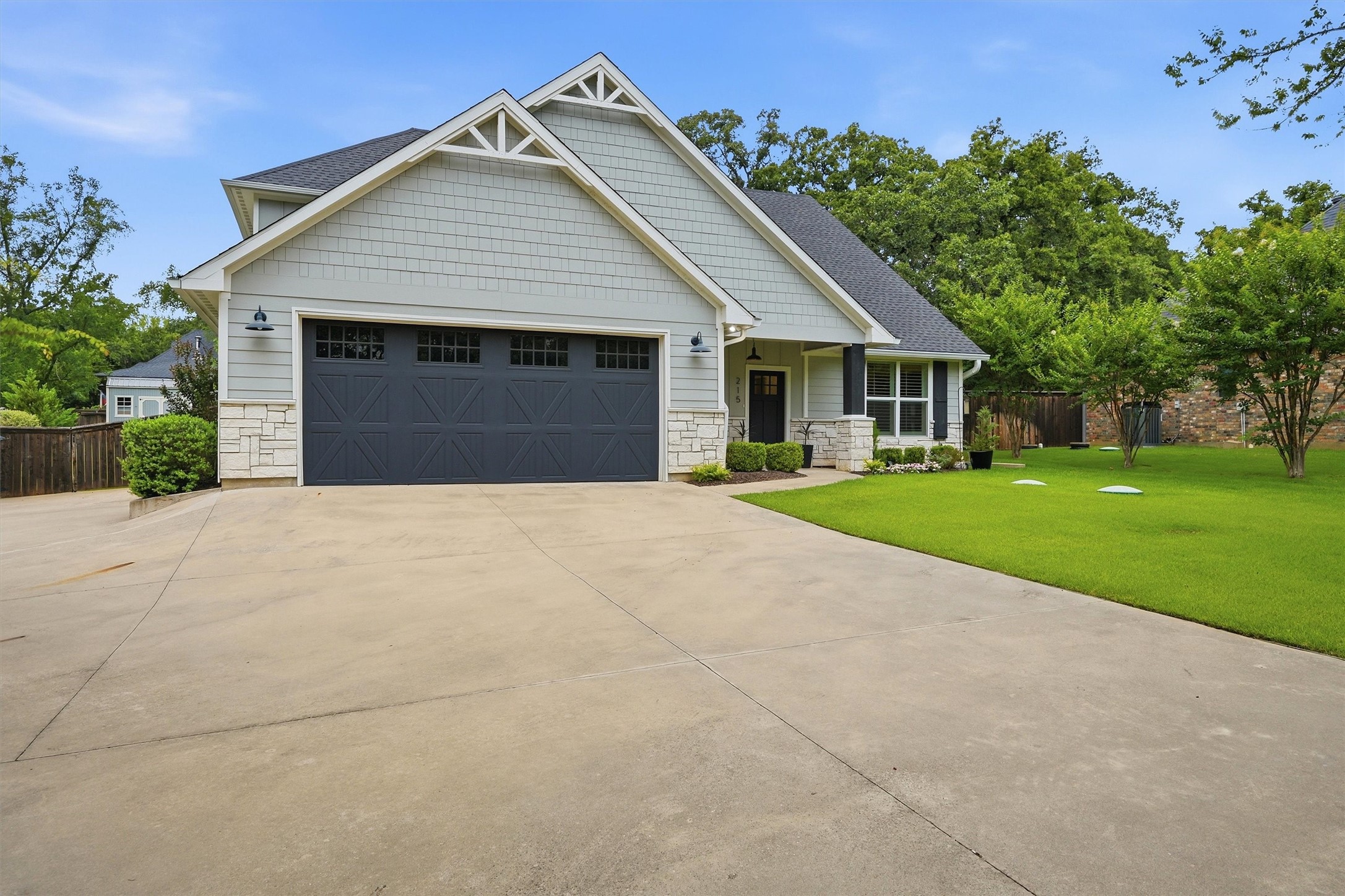 215 Pueblo Drive Lake Kiowa TX 76240