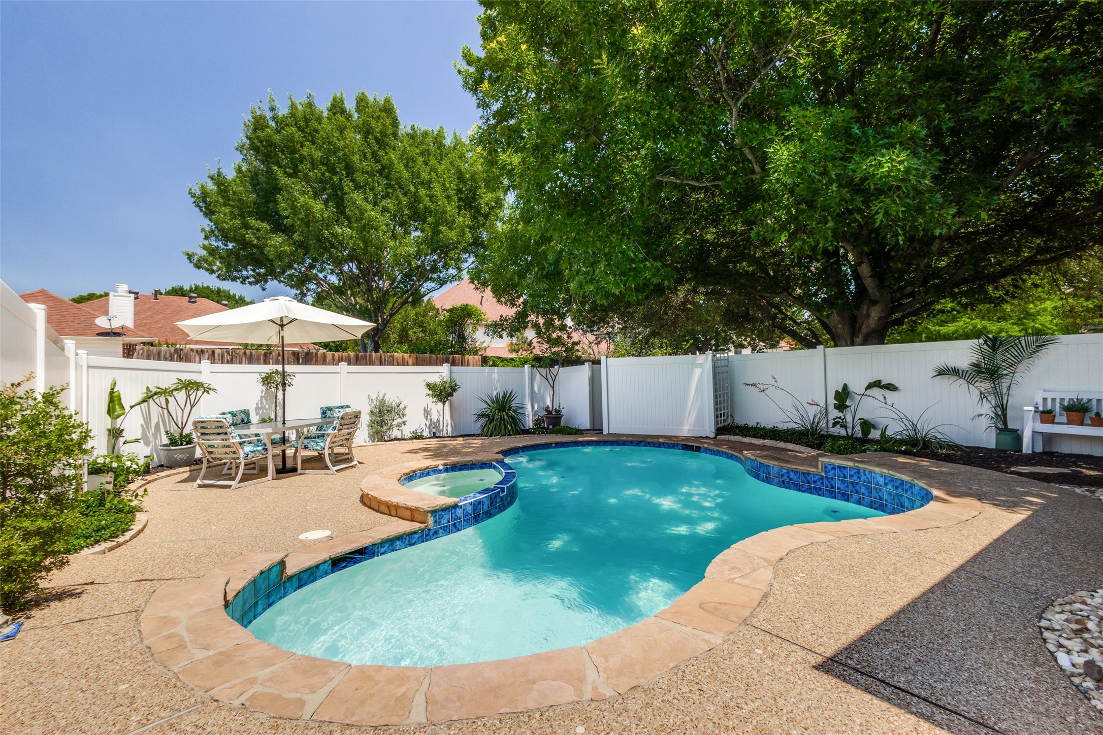 1325 Falcon Drive Lewisville TX 75077