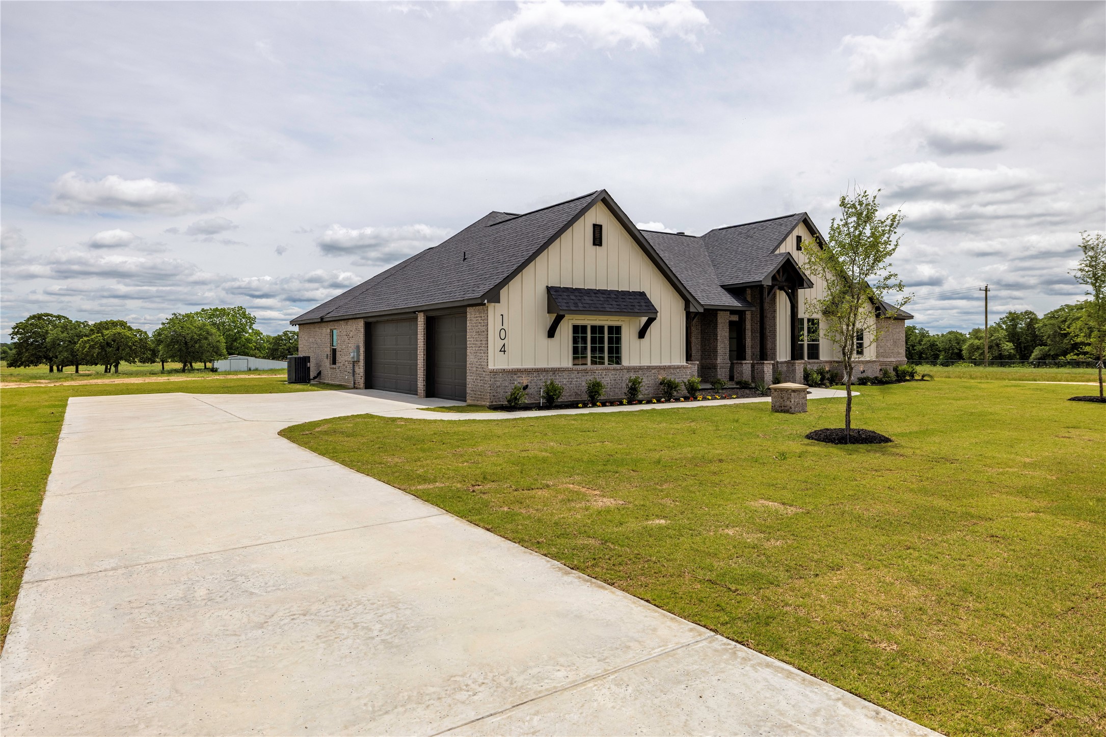 104 Prairie Winds Drive Poolville TX 76487