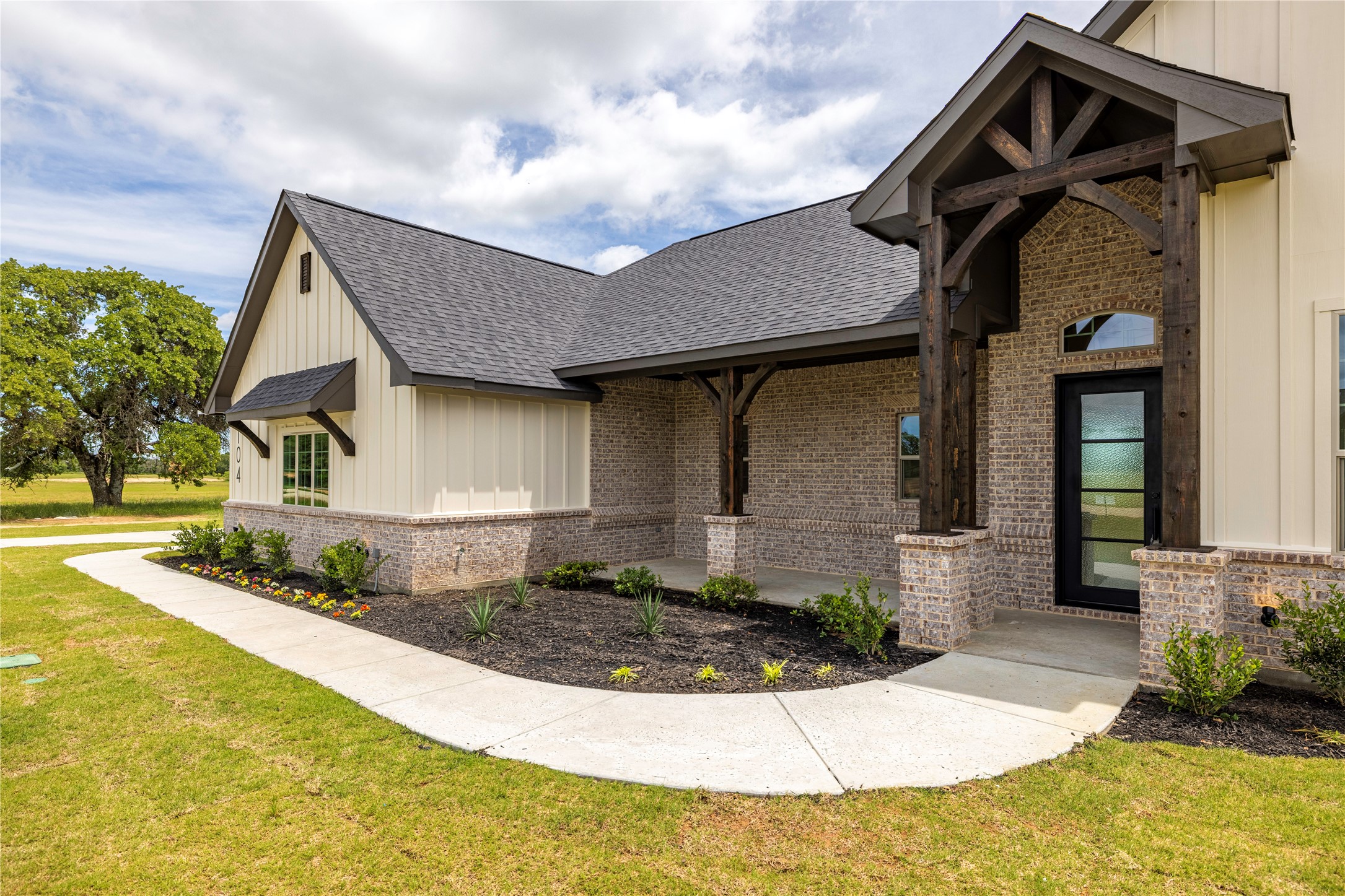 104 Prairie Winds Drive Poolville TX 76487