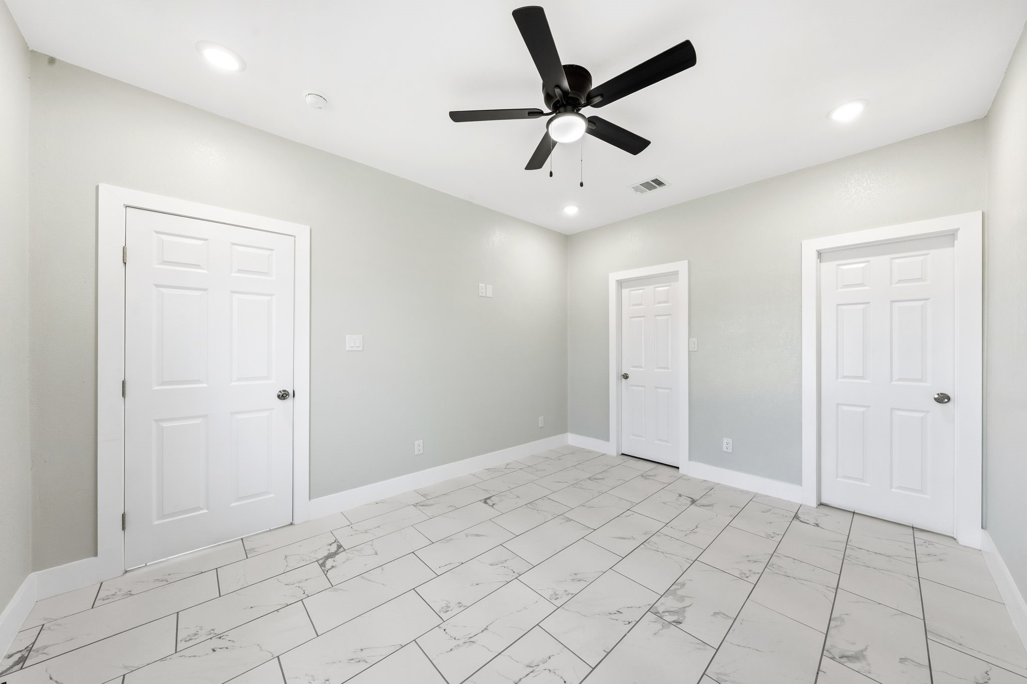 1202 N Breckenridge Street Ennis TX 75119