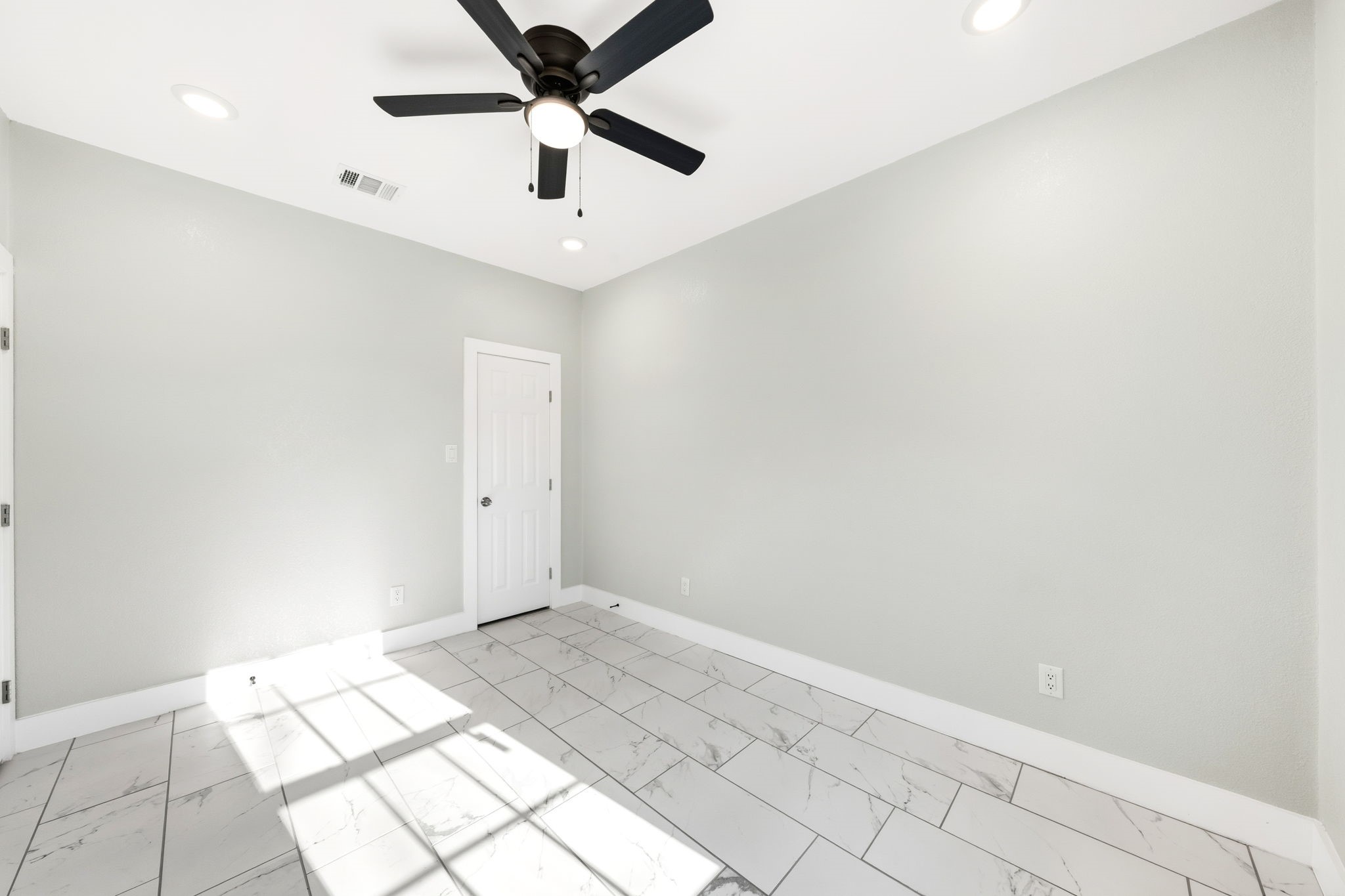 1202 N Breckenridge Street Ennis TX 75119