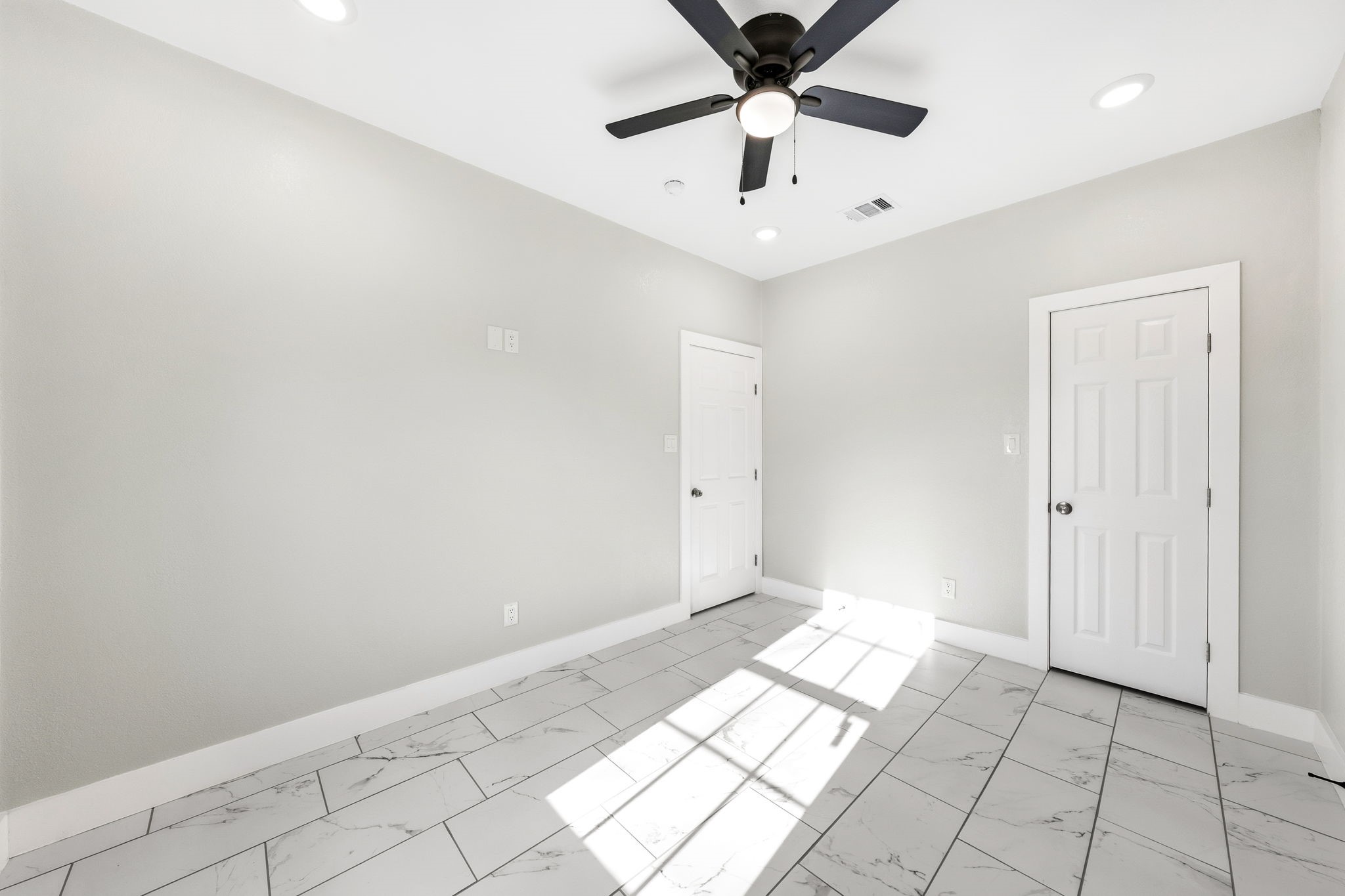1202 N Breckenridge Street Ennis TX 75119