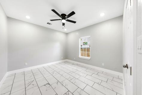1202 N Breckenridge Street Ennis TX 75119