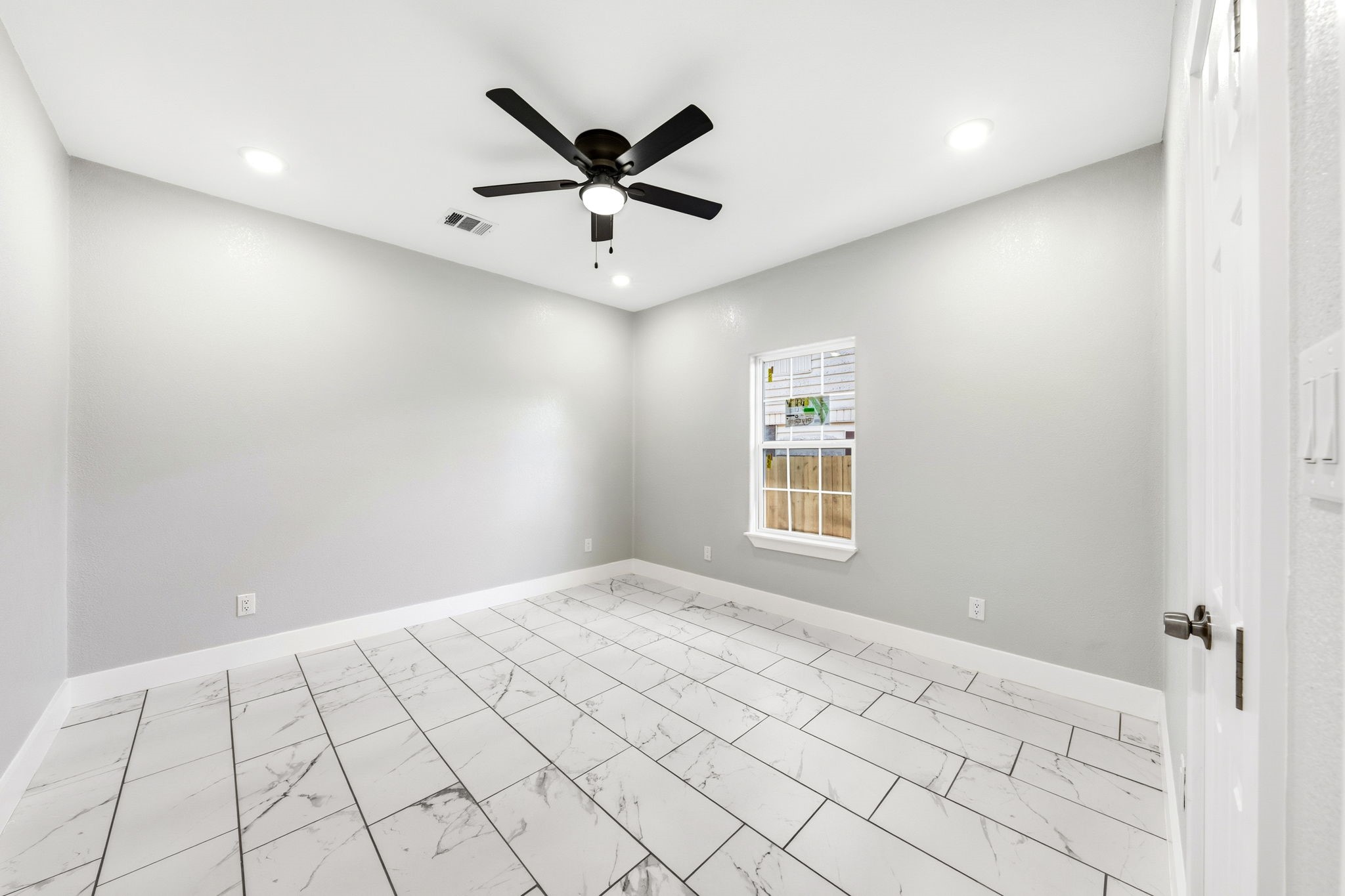 1202 N Breckenridge Street Ennis TX 75119