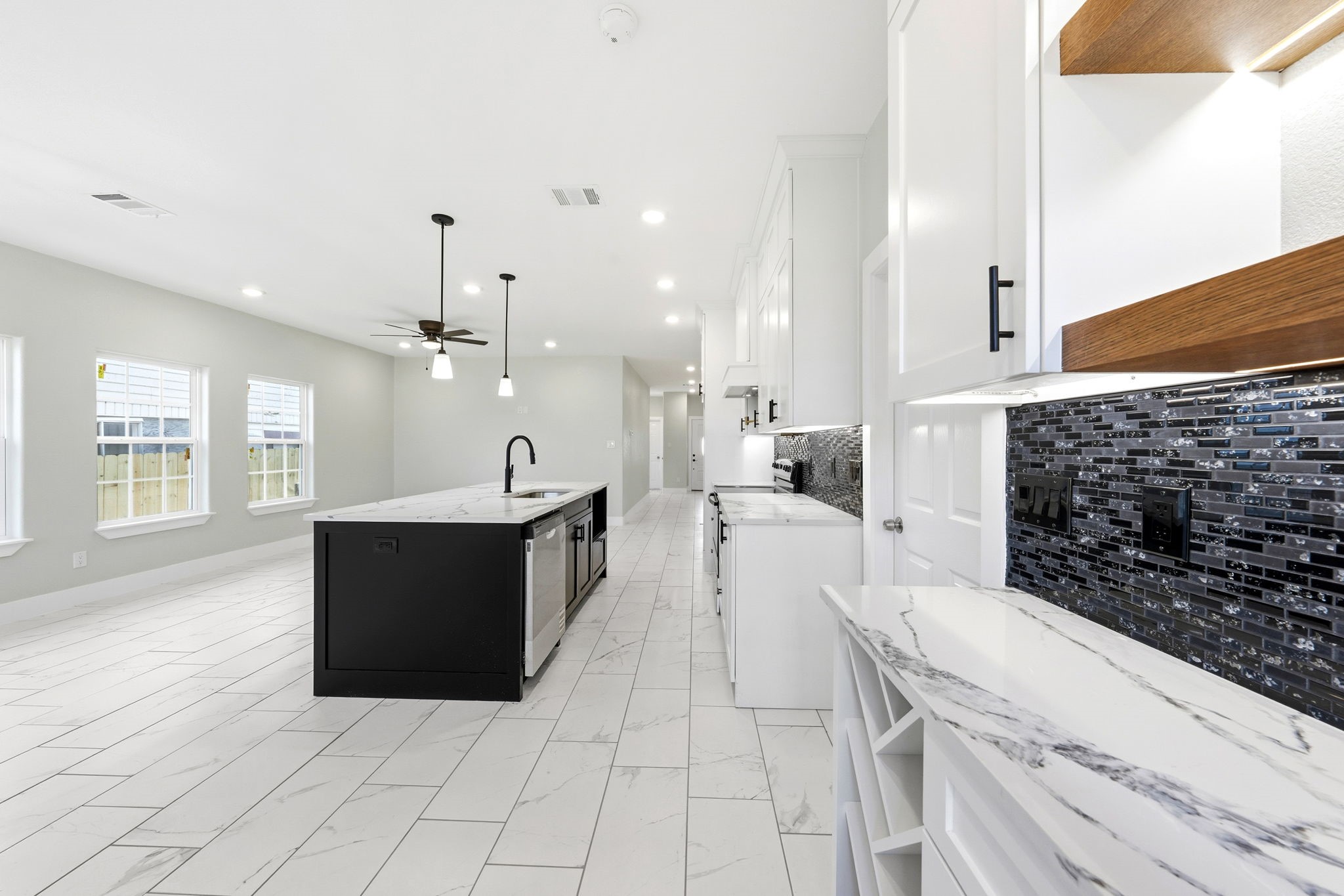 1202 N Breckenridge Street Ennis TX 75119