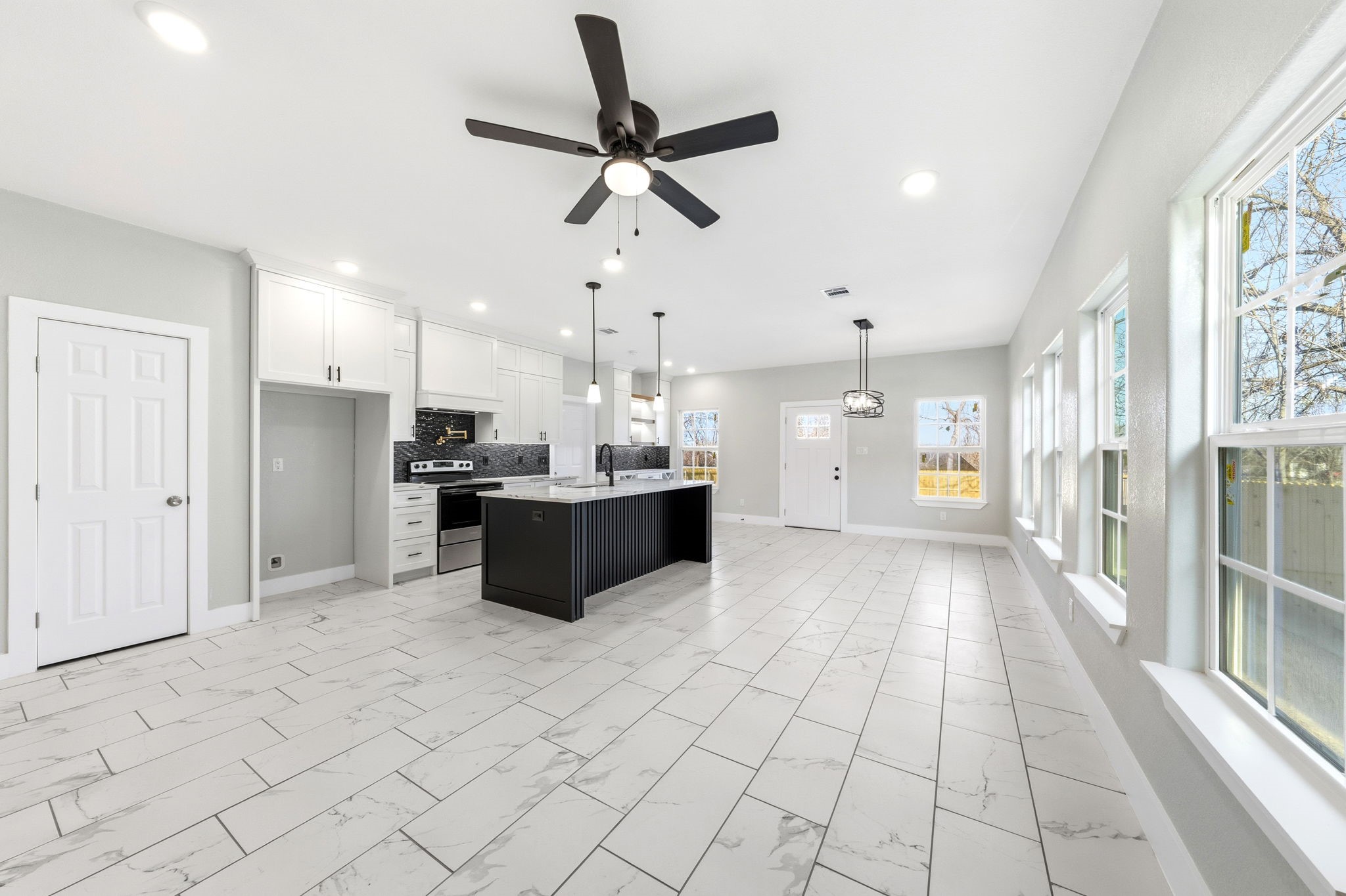 1202 N Breckenridge Street Ennis TX 75119