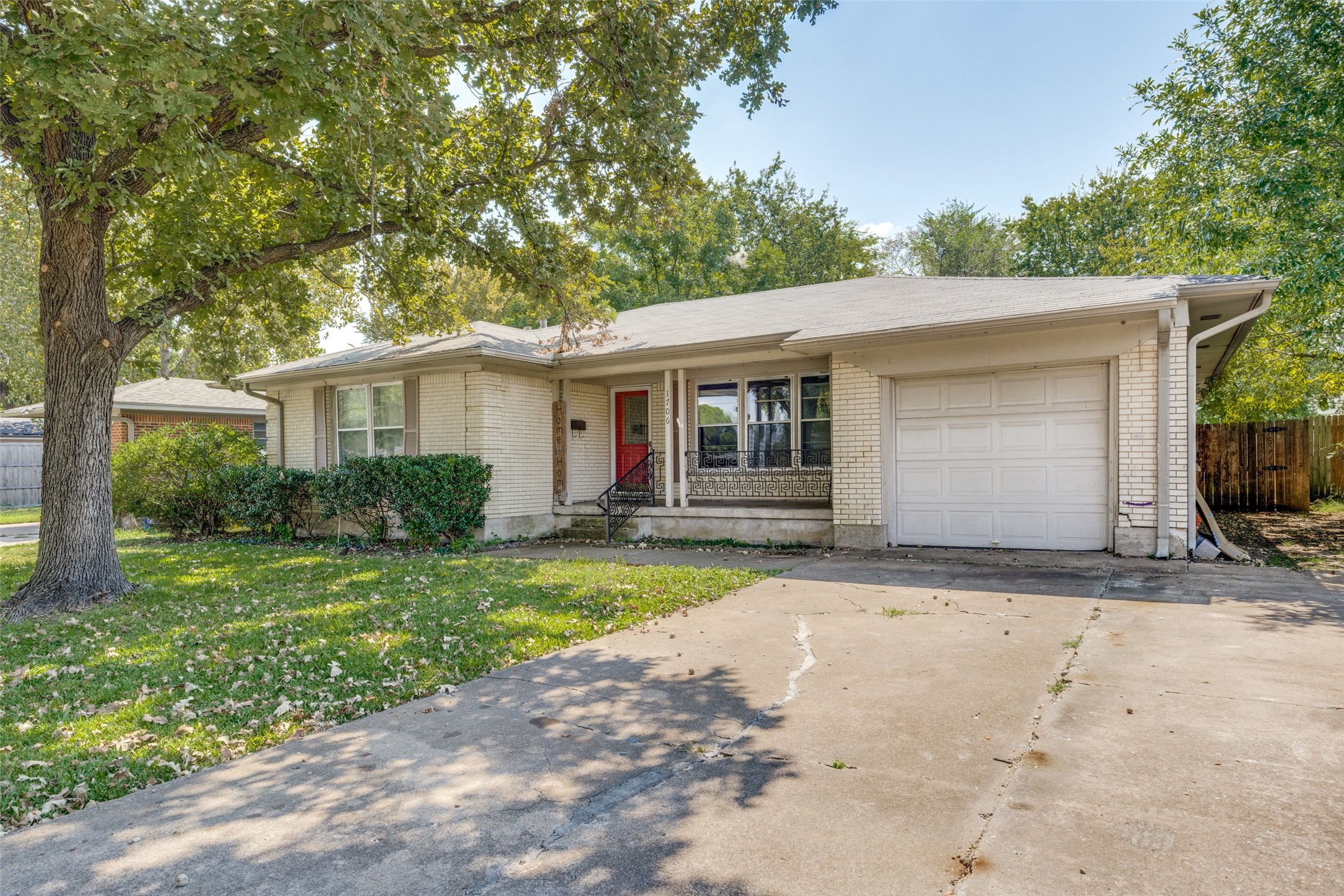 1706 W College Street Sherman TX 75092