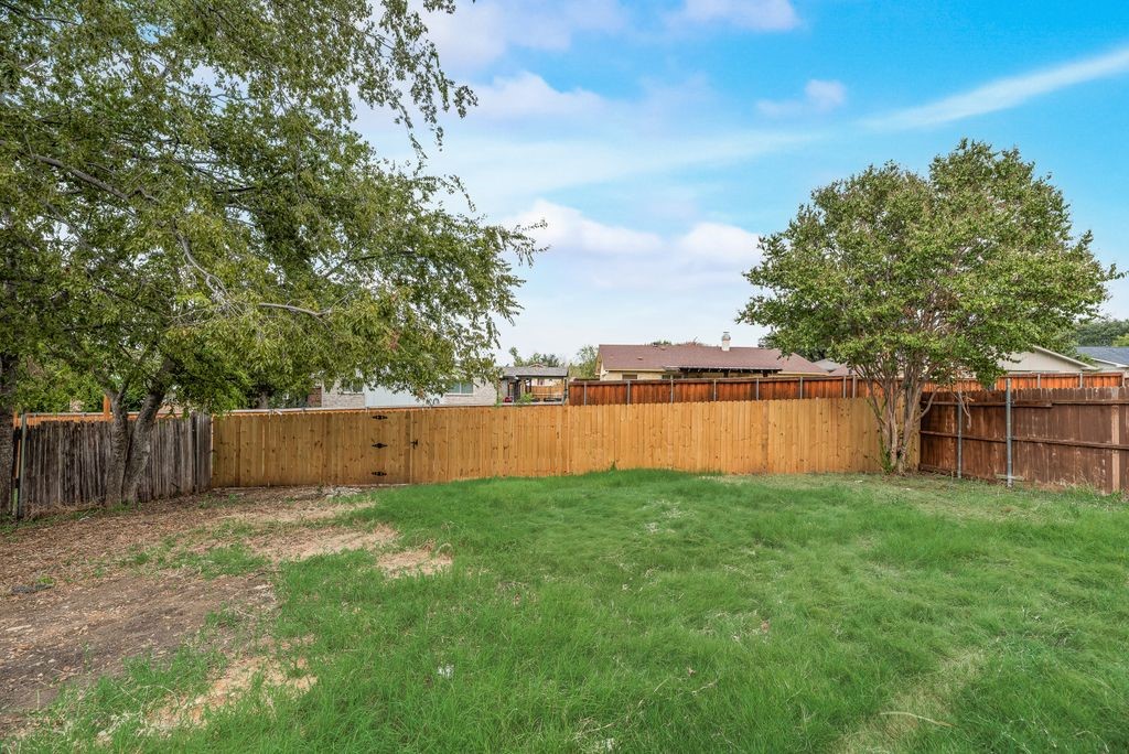 2015 Rose Hill Road Carrollton TX 75007