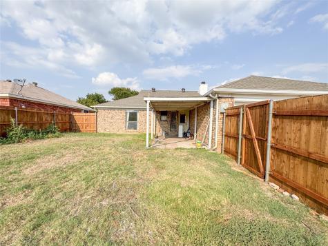 1602 Autumn Breeze Lane Lewisville TX 75077