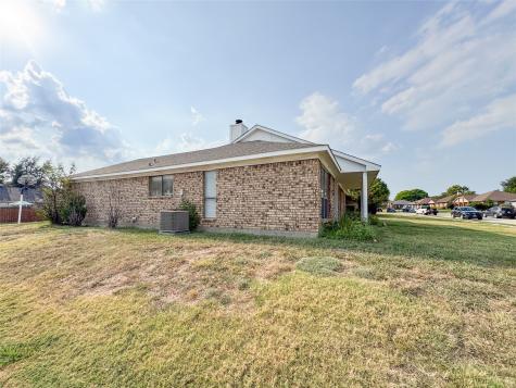 1602 Autumn Breeze Lane Lewisville TX 75077