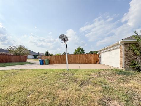 1602 Autumn Breeze Lane Lewisville TX 75077