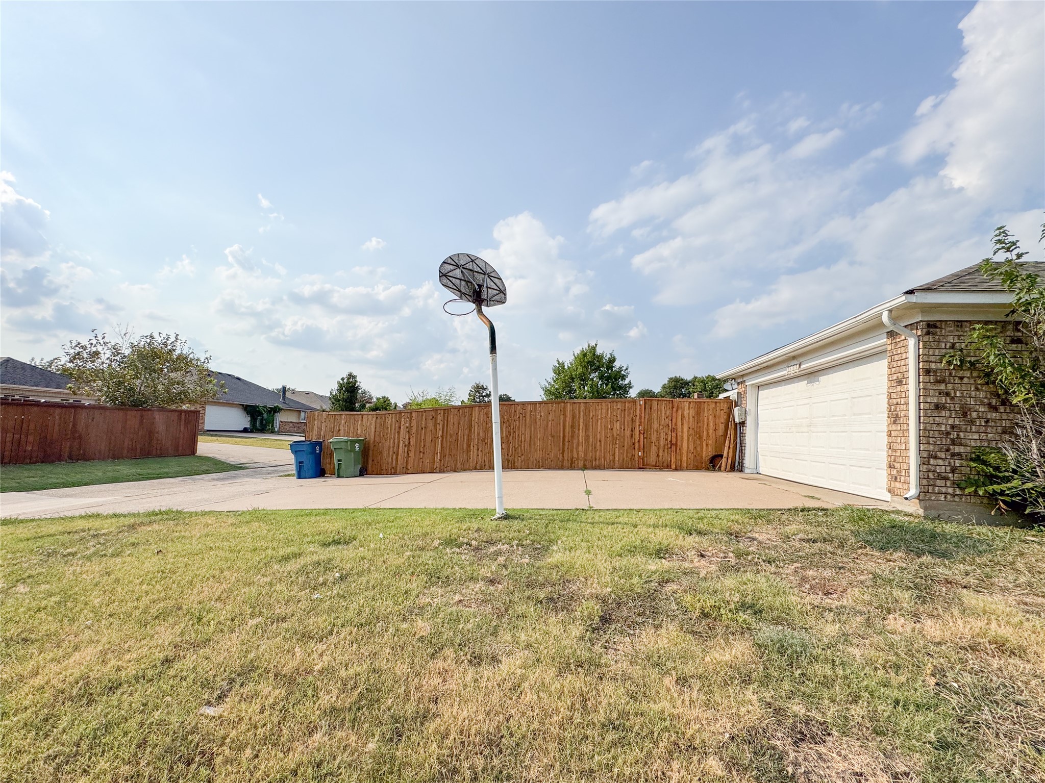 1602 Autumn Breeze Lane Lewisville TX 75077