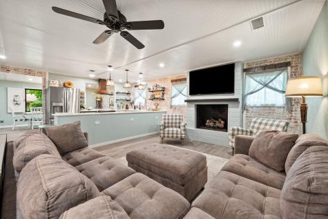 801 Waggoner Drive Arlington TX 76013