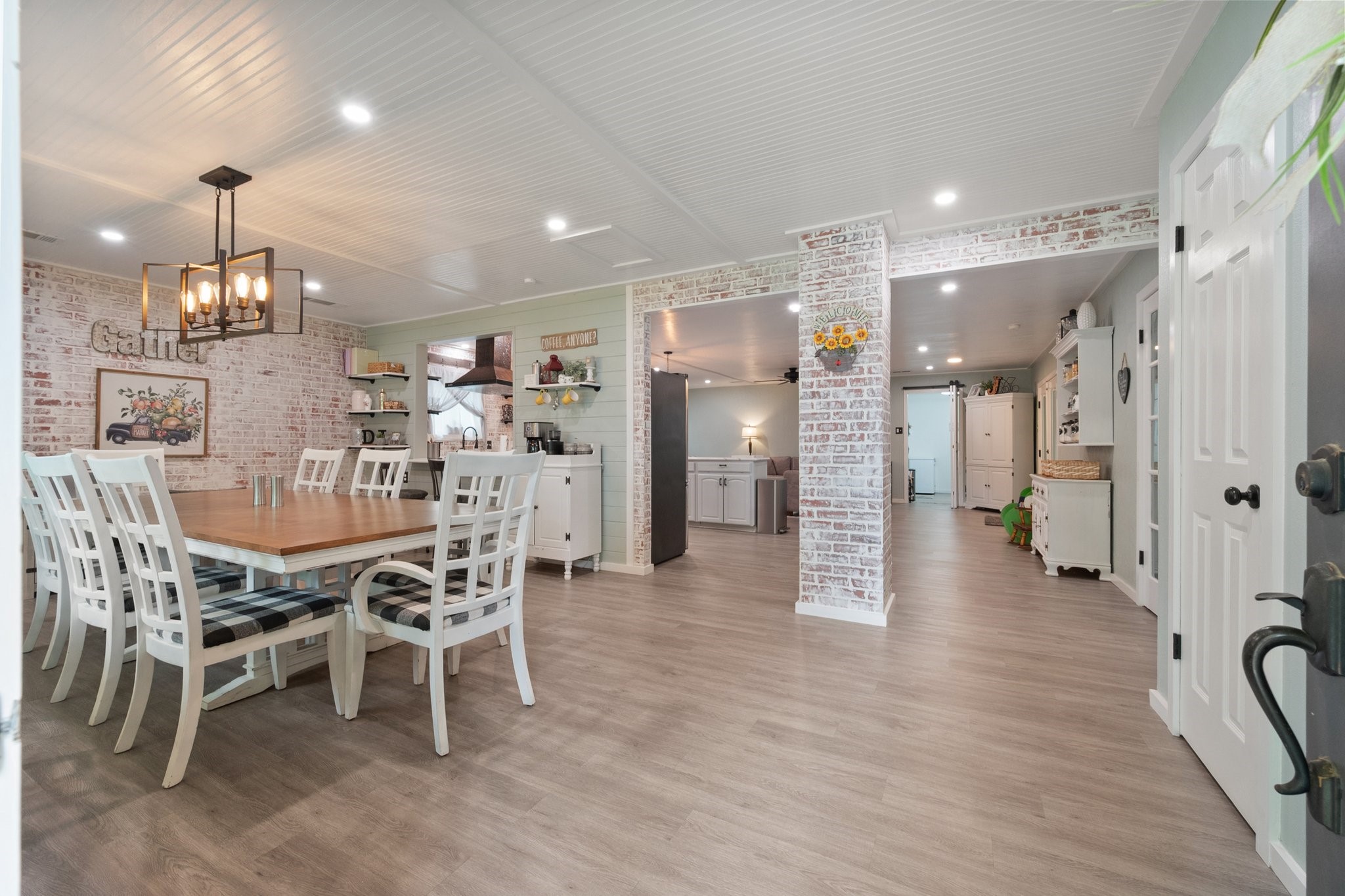 801 Waggoner Drive Arlington TX 76013