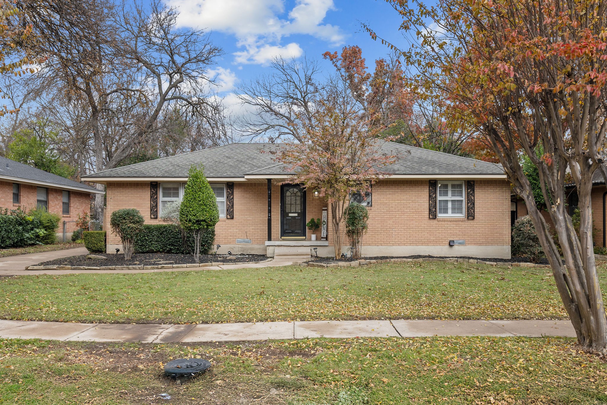 2419 Bentley Avenue Dallas TX 75211
