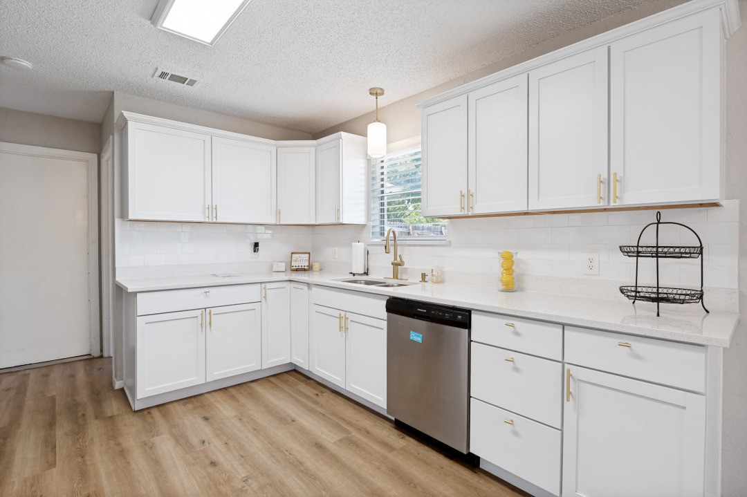 7100 Windhaven Road North Richland Hills TX 76182