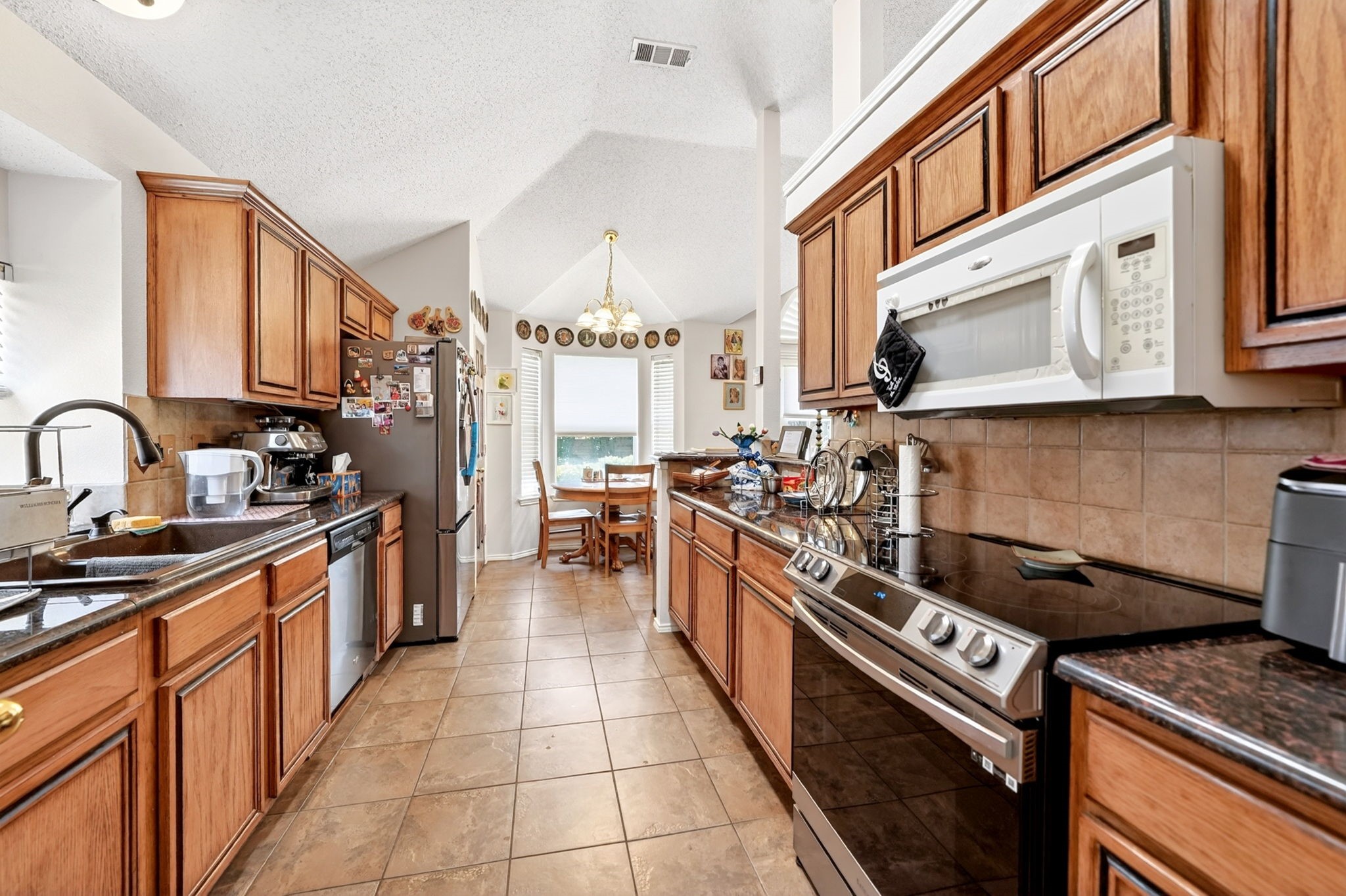 2105 Pritchard Drive Grapevine TX 76051