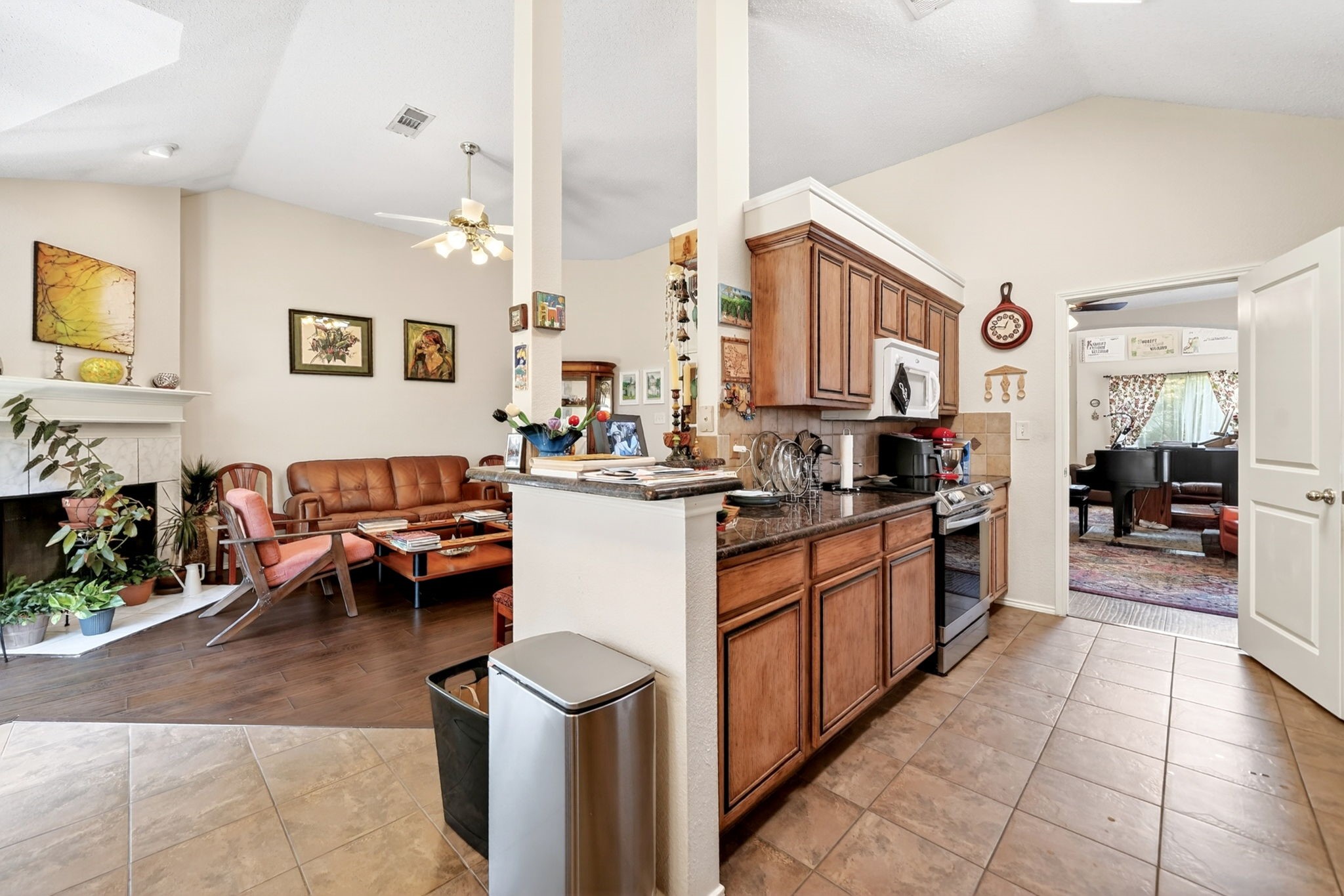 2105 Pritchard Drive Grapevine TX 76051