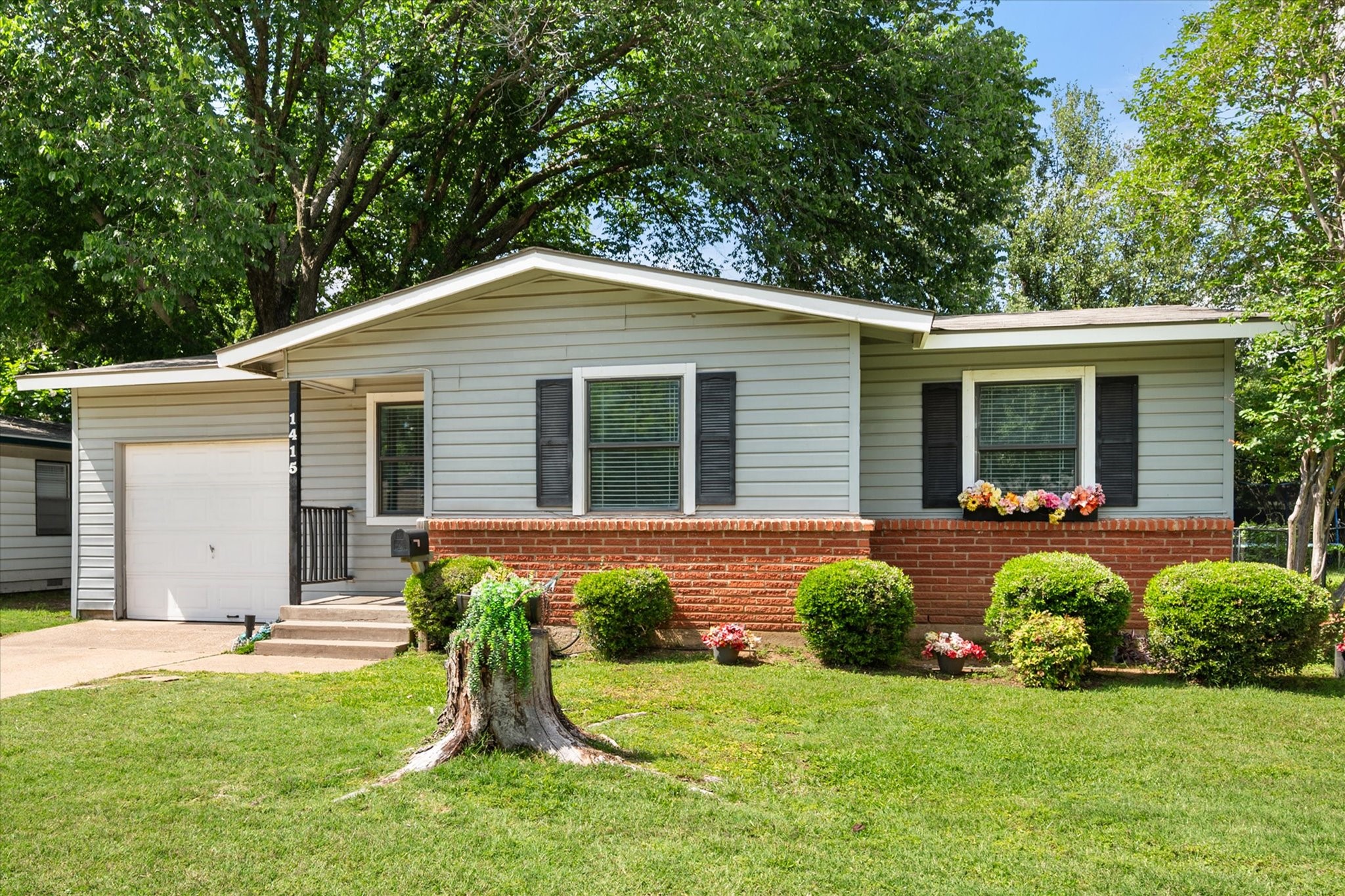 1415 W Lovers Lane Arlington TX 76013