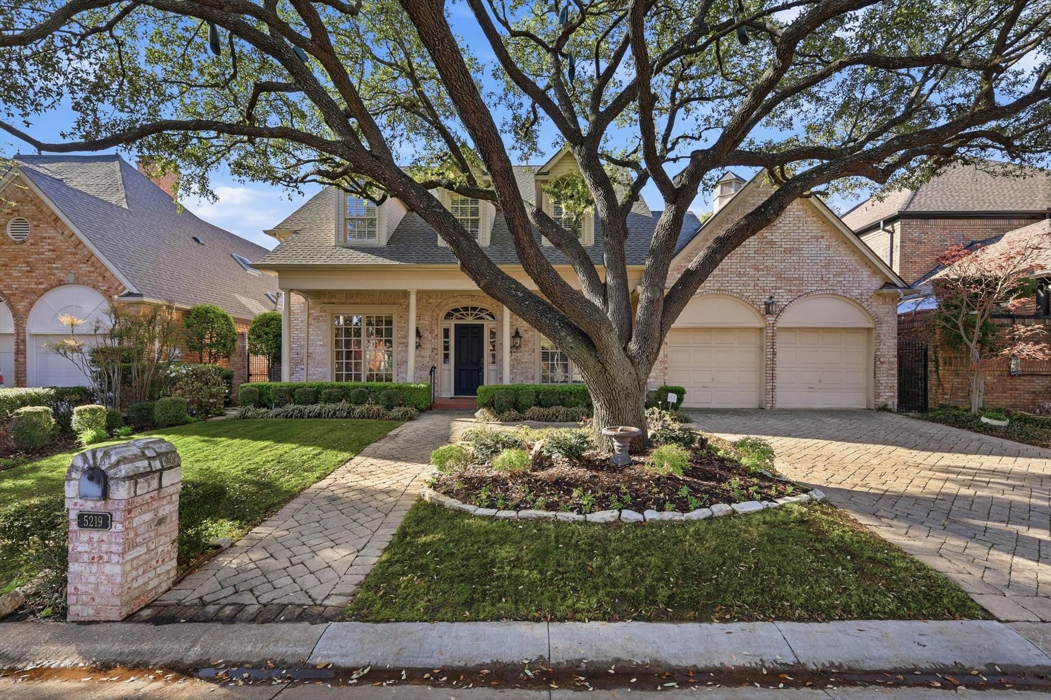 5219 Briar Tree Drive Dallas TX 75248