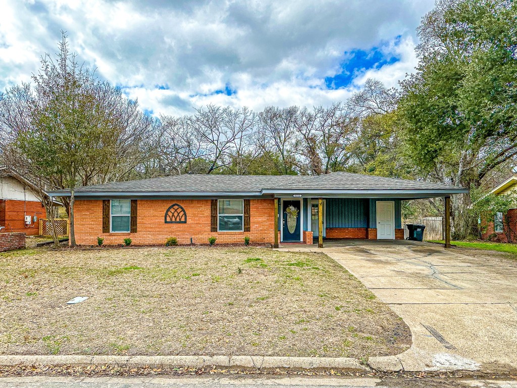 1712 W Beverly Drive Corsicana TX 75110