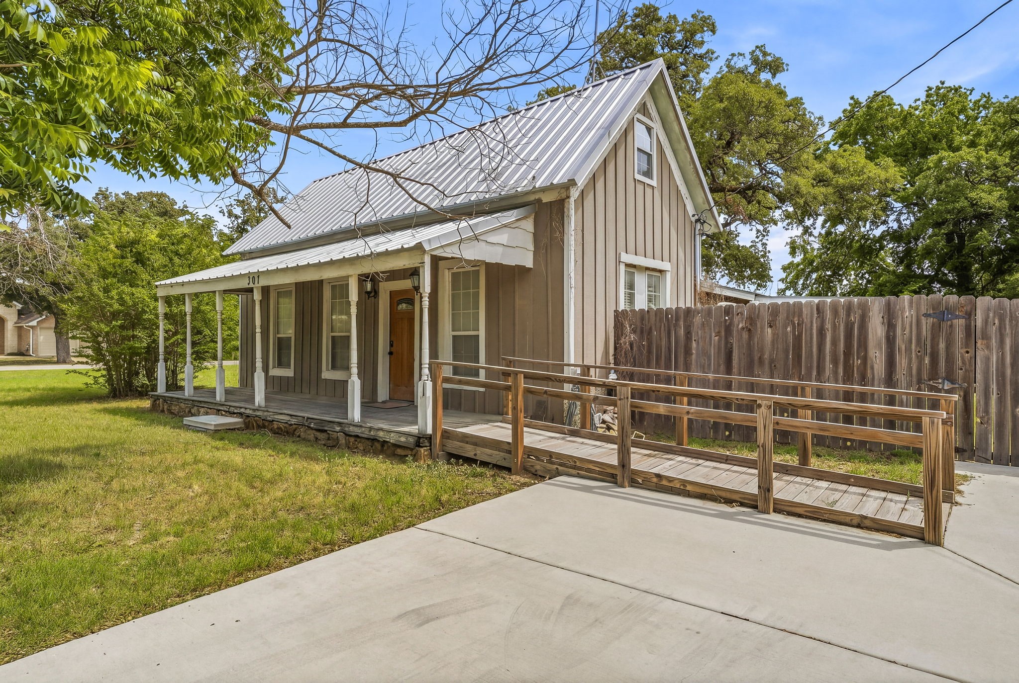 307 N Oak Lane Tolar TX 76476