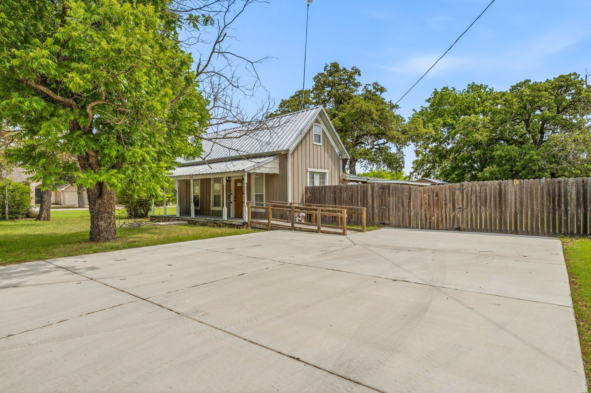 307 N Oak Lane Tolar TX 76476