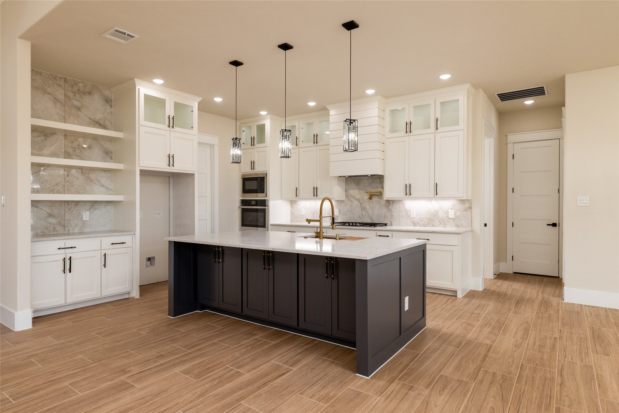 544 High Tower Lane Granbury TX 76049