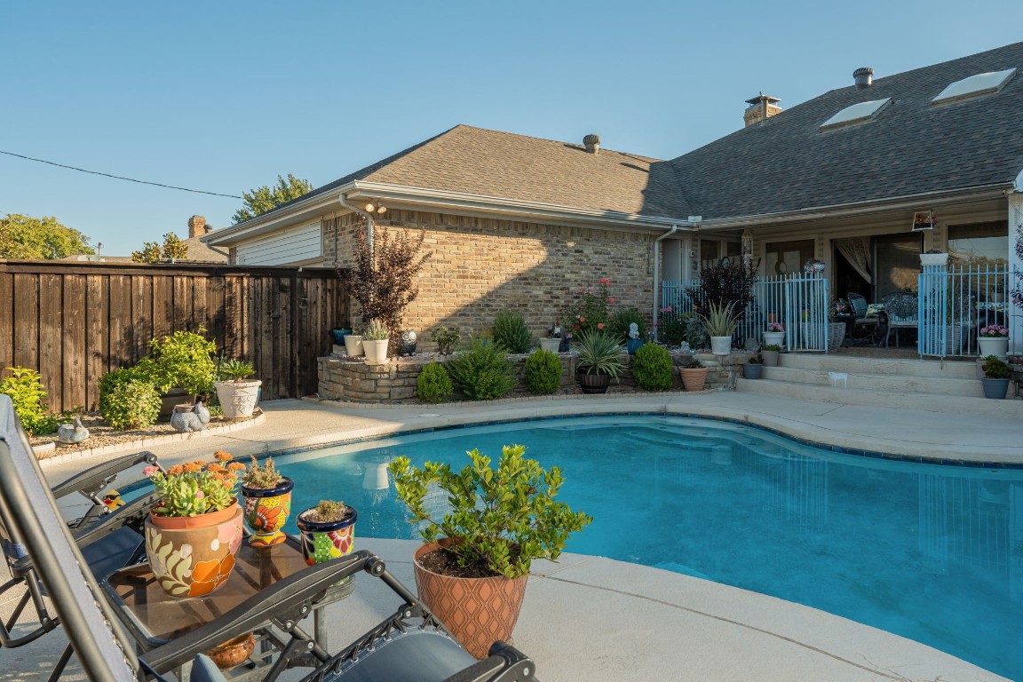 16619 Dundrennan Lane Dallas TX 75248