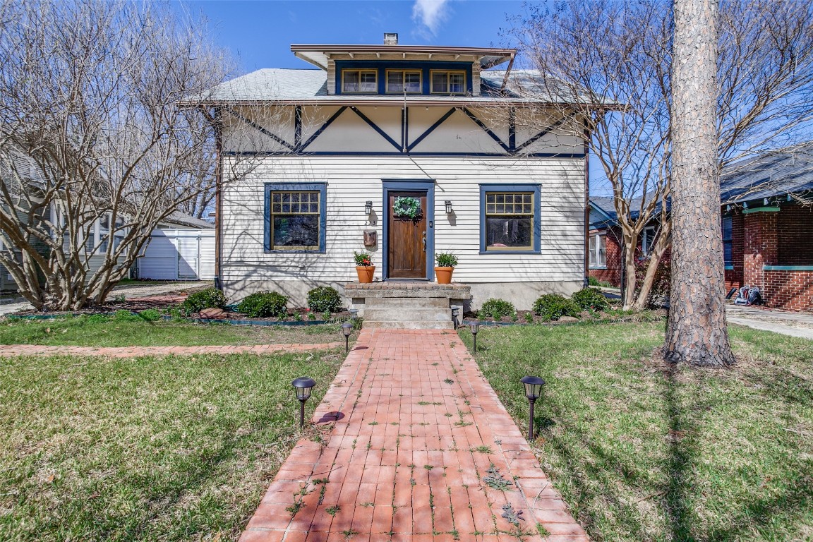 223 N Clinton Avenue Dallas TX 75208