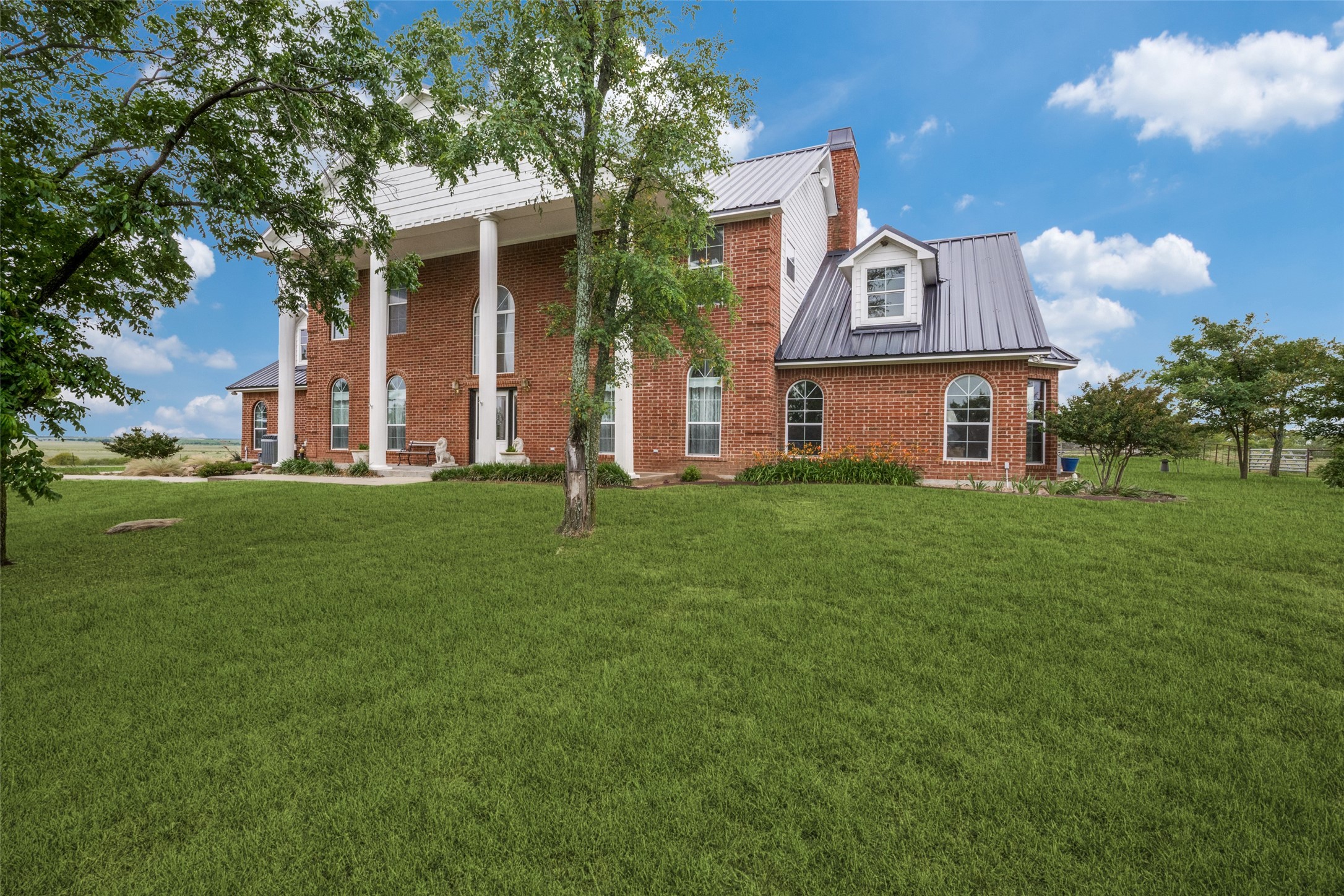 2094 Fm 1288 S Bellevue TX 76228