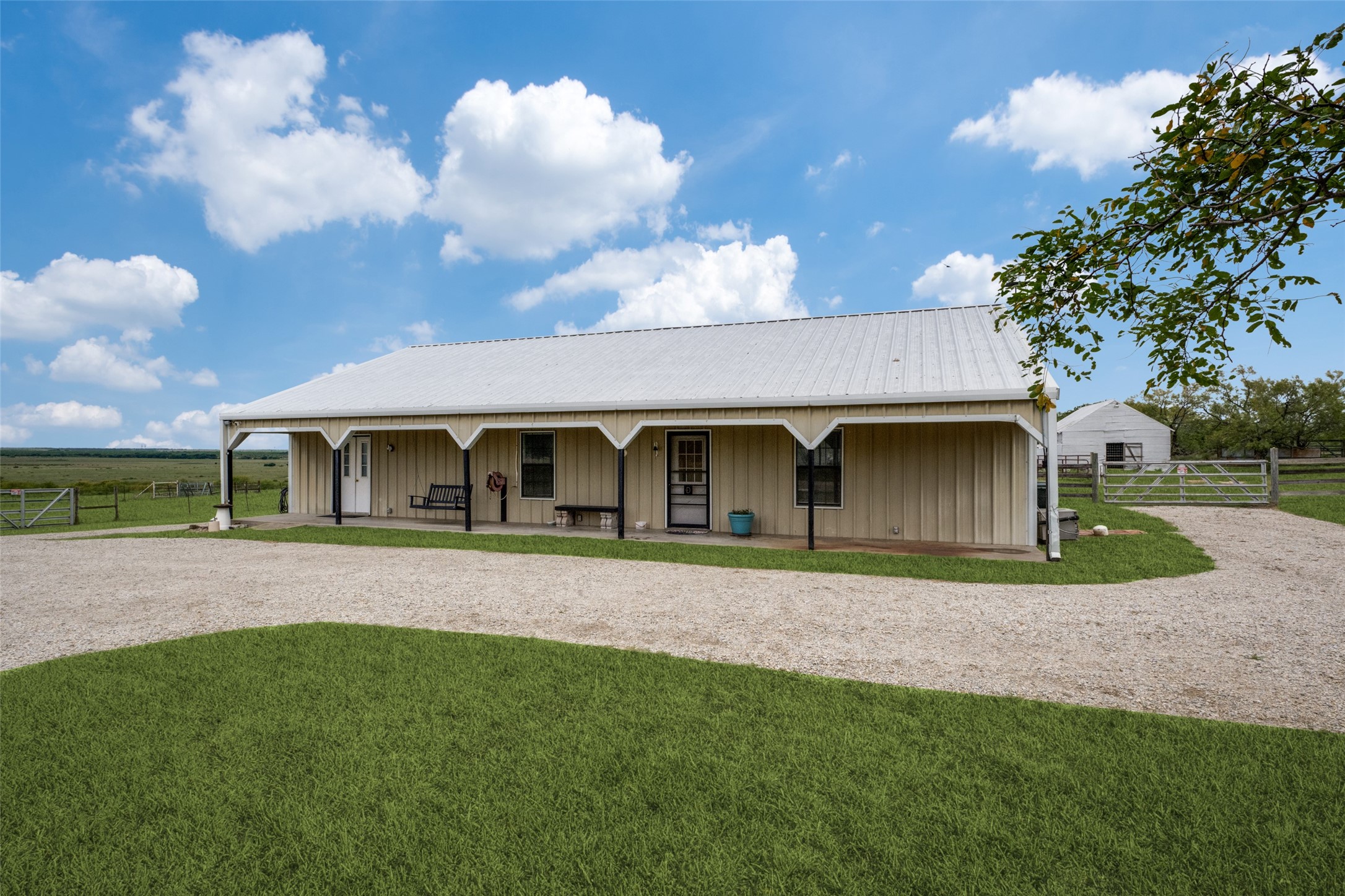 2094 Fm 1288 S Bellevue TX 76228
