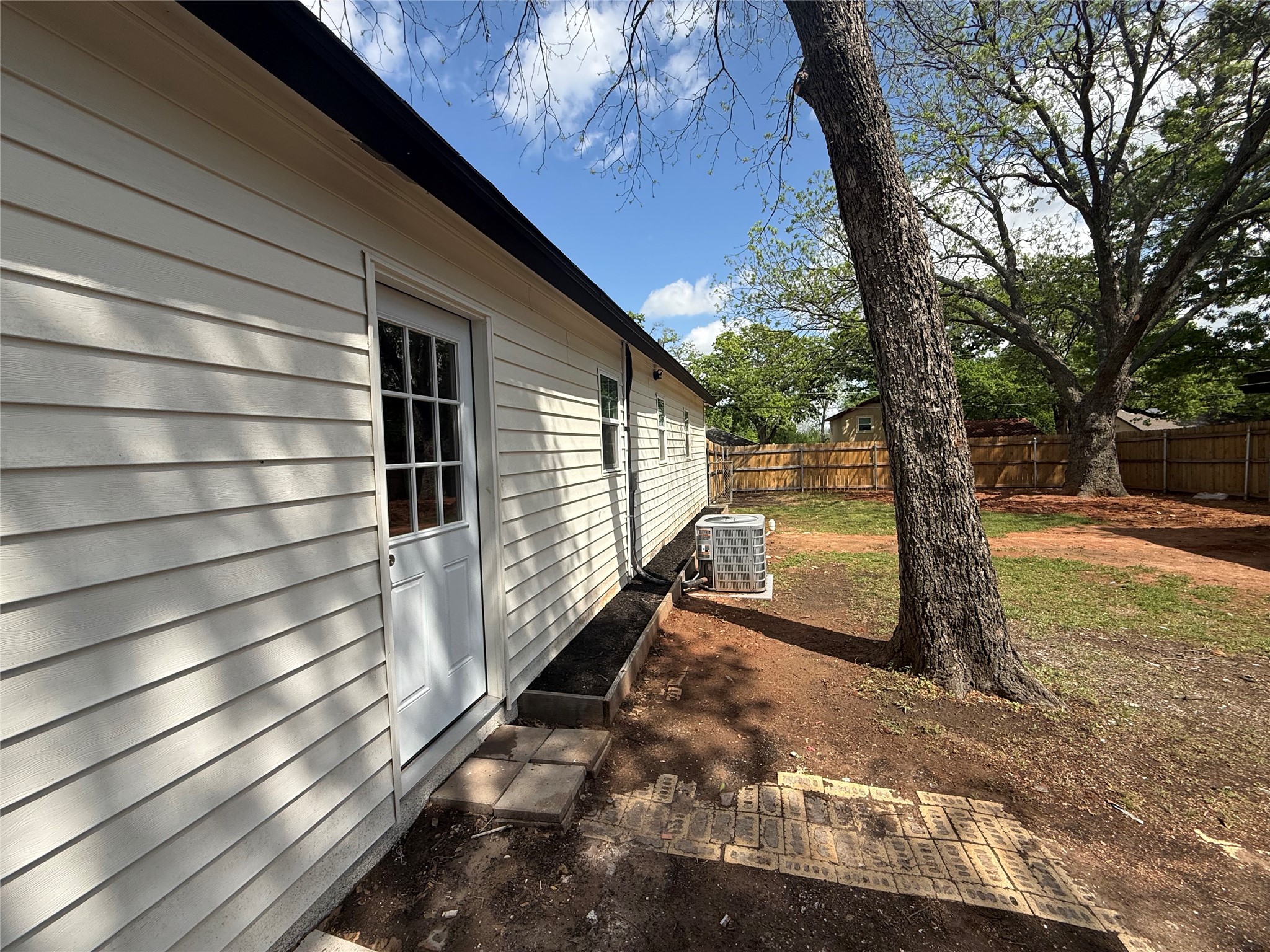 1200 Walker Drive Hurst TX 76053