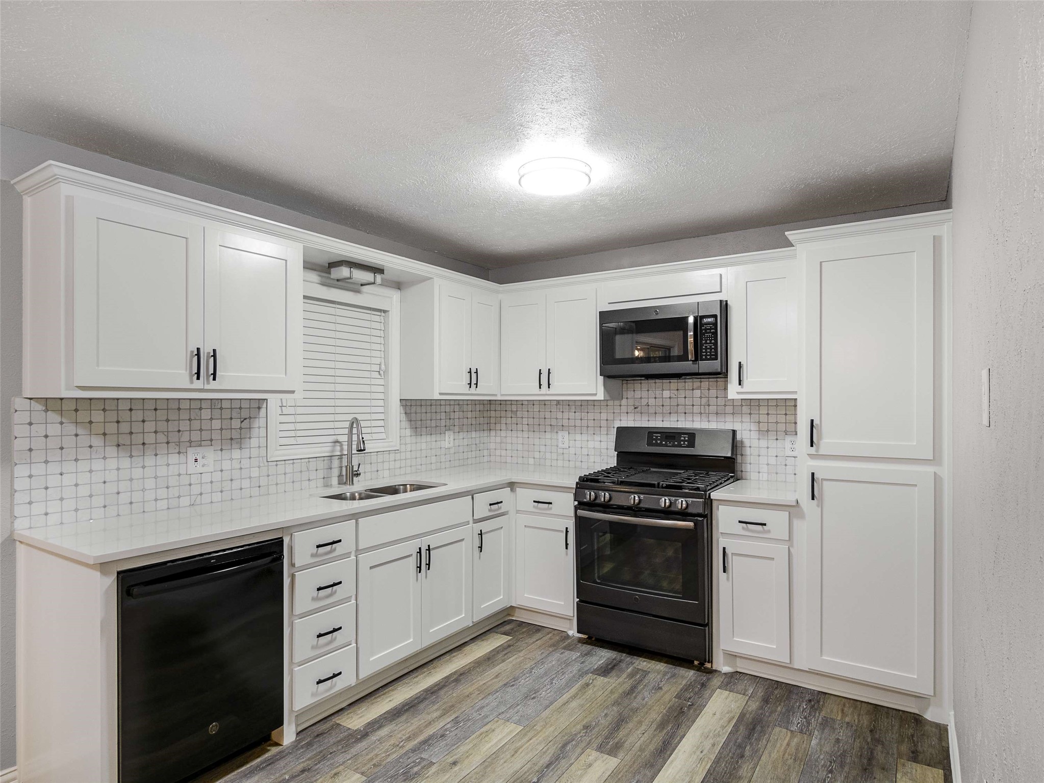 1200 Walker Drive Hurst TX 76053