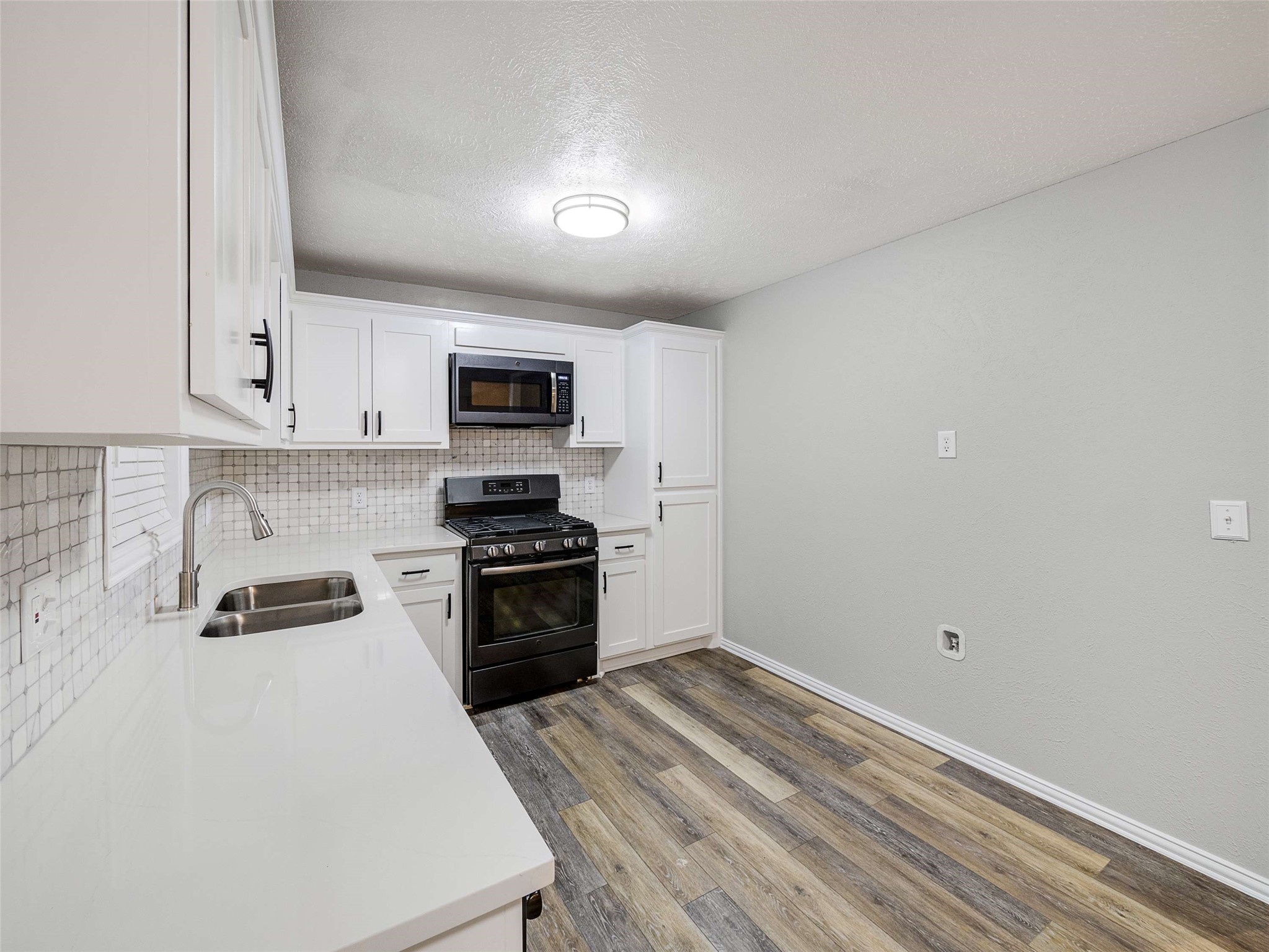 1200 Walker Drive Hurst TX 76053