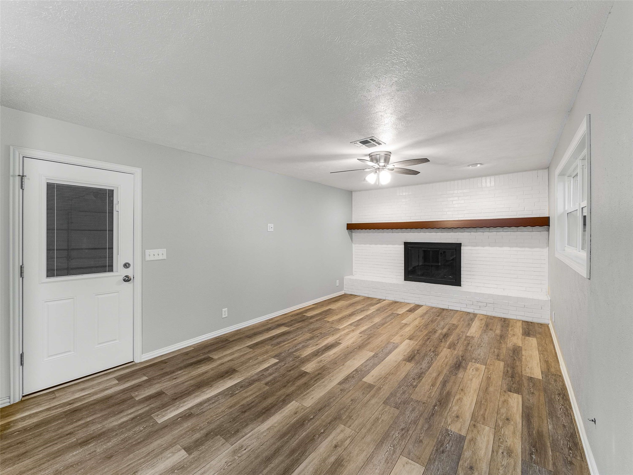 1200 Walker Drive Hurst TX 76053