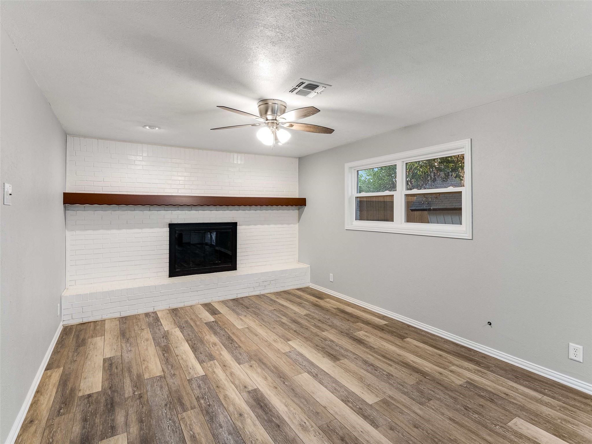1200 Walker Drive Hurst TX 76053